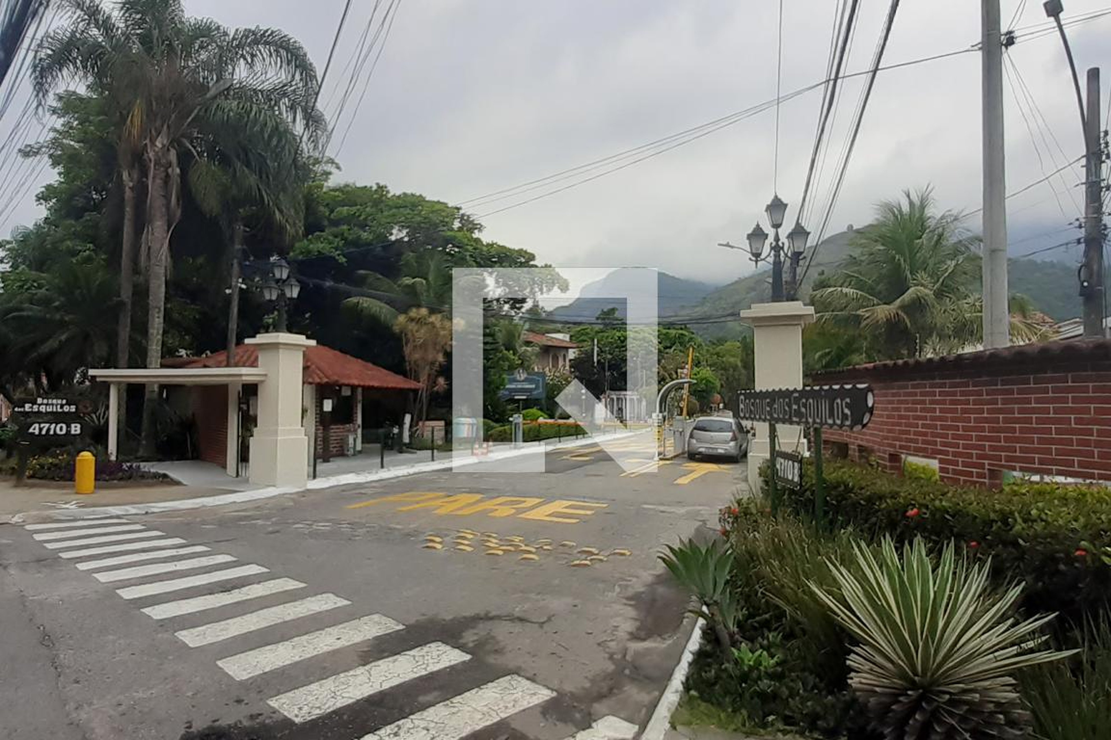 Fachada do Condomínio Condomínio em Rua Aricurana, 110