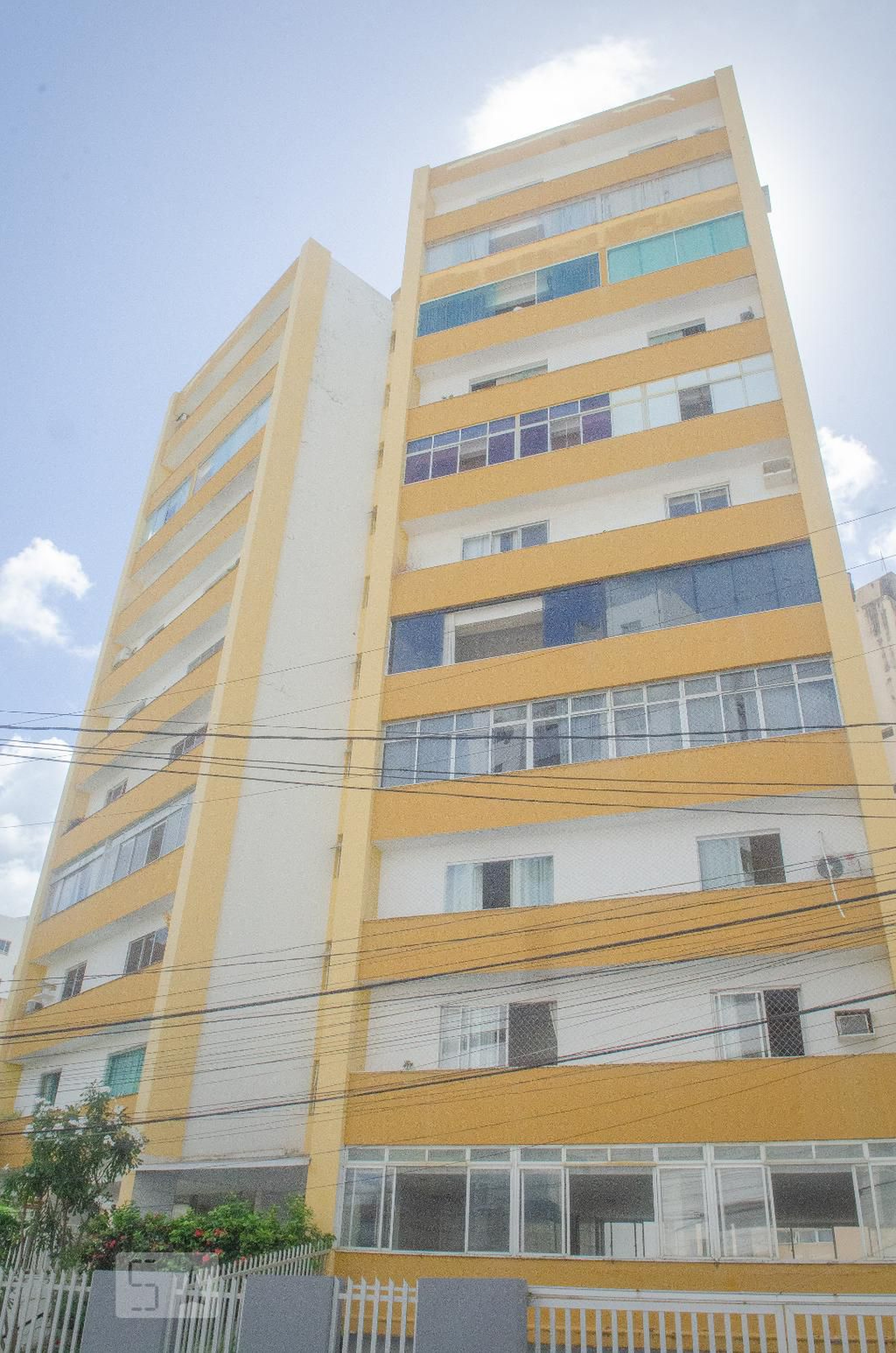 Fachada do Condomínio Edifício Morada Nobre