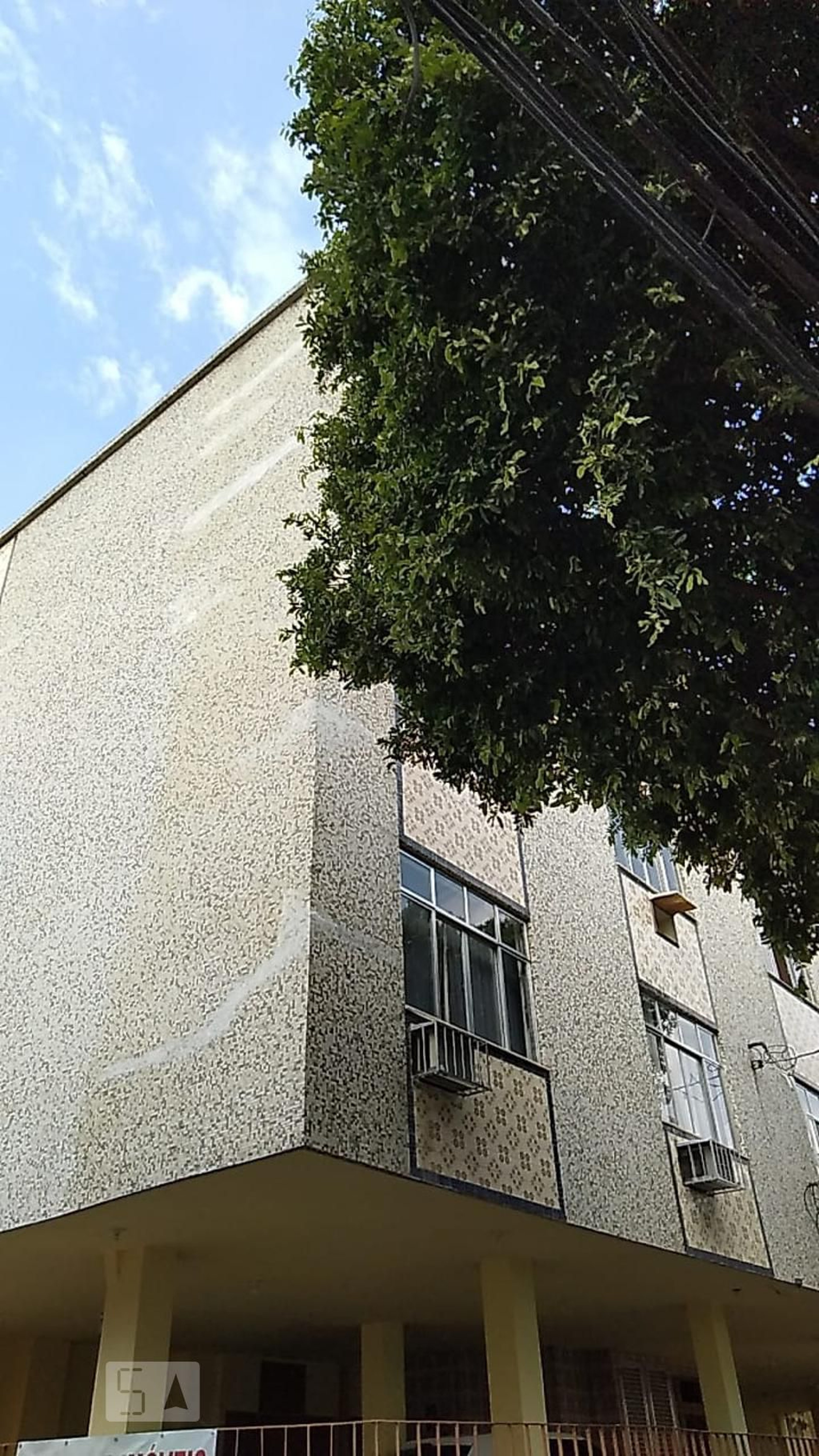 Fachada Condomínio em Rua Engenheiro Alberto Rocha, 102