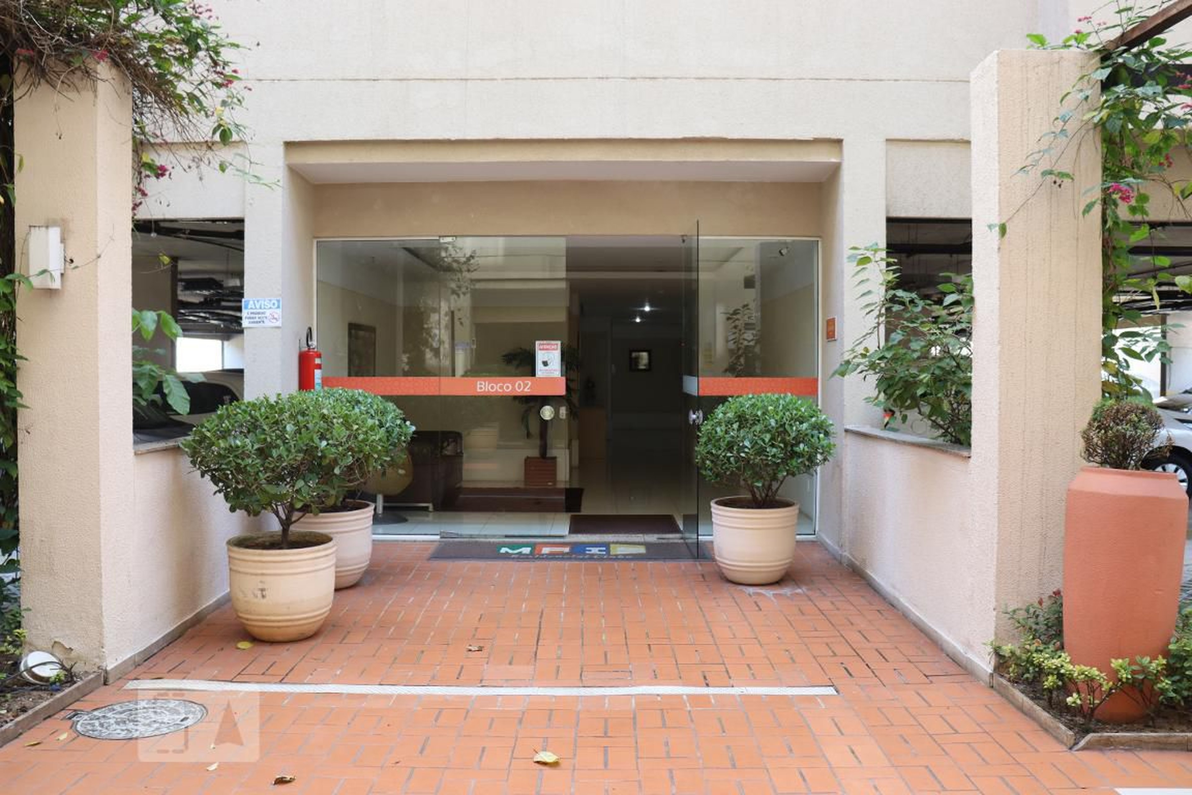 Entrada do prédio - Mais Residencial Clube