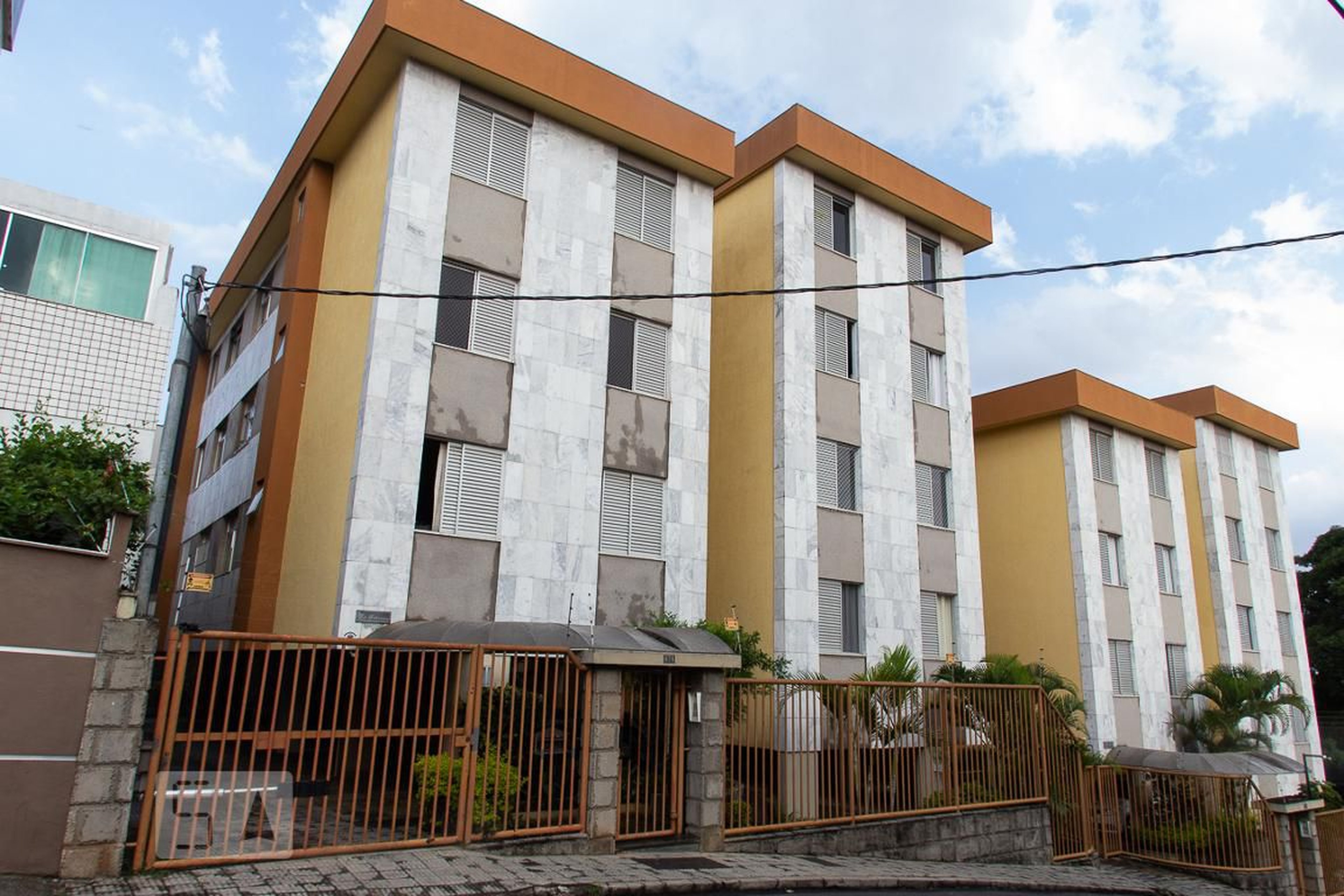 Fachada Condomínio em Rua Cabrobó, 474