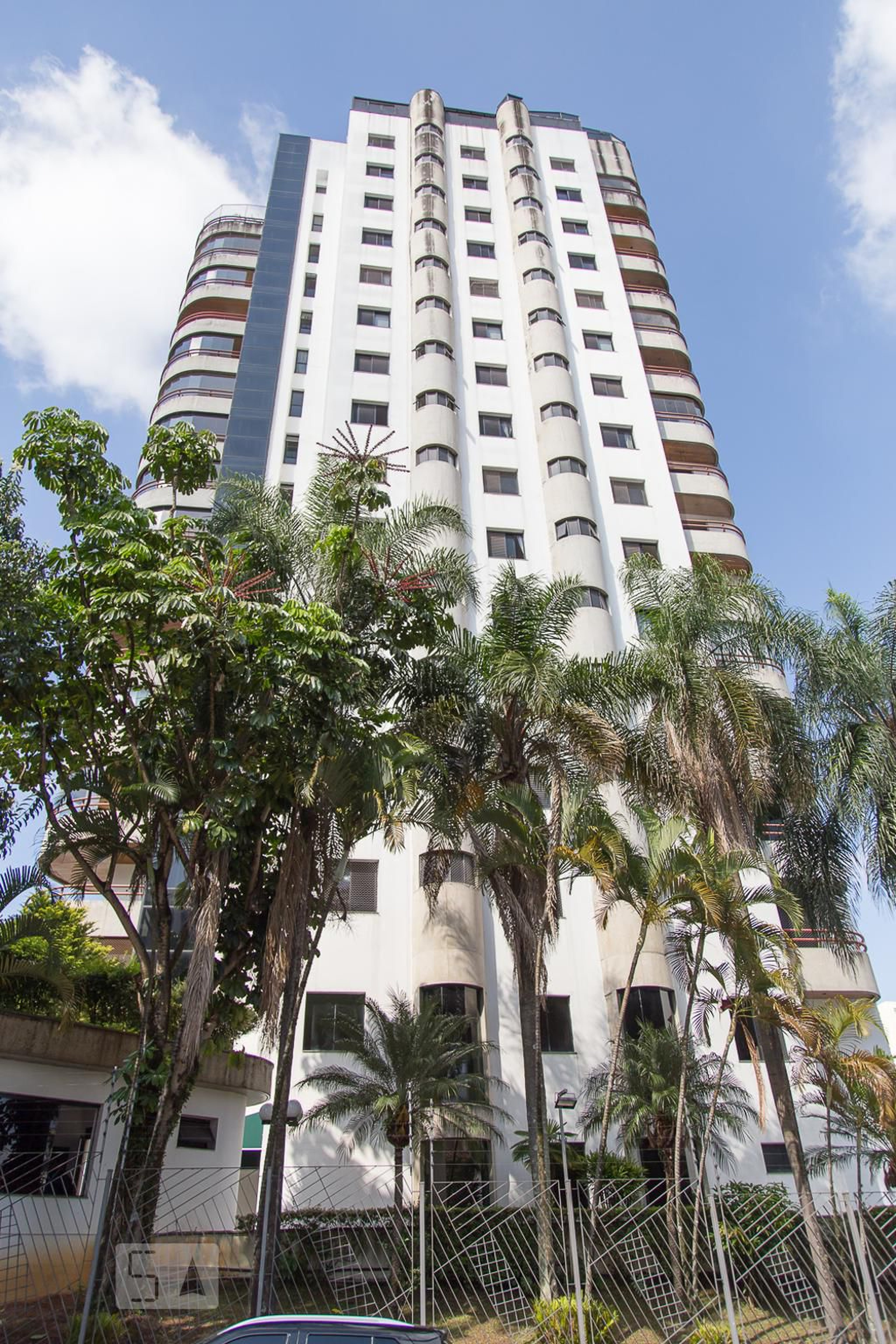 Fachada Condomínio em Rua Euclides Pacheco, 560
