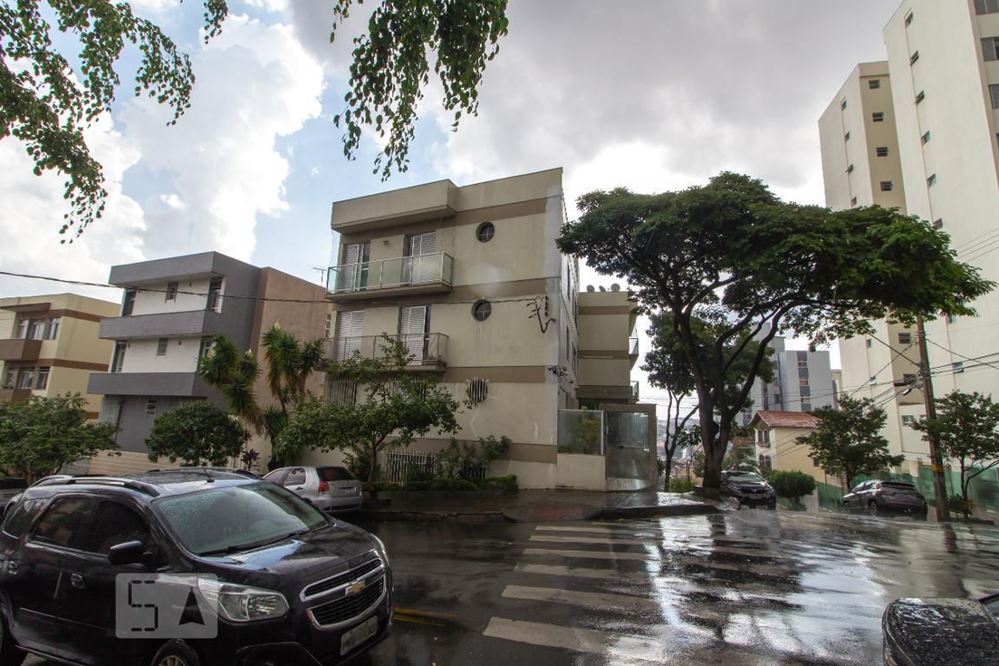 Fachada Condomínio em Rua Tabelião Ferreira de Carvalho, 250