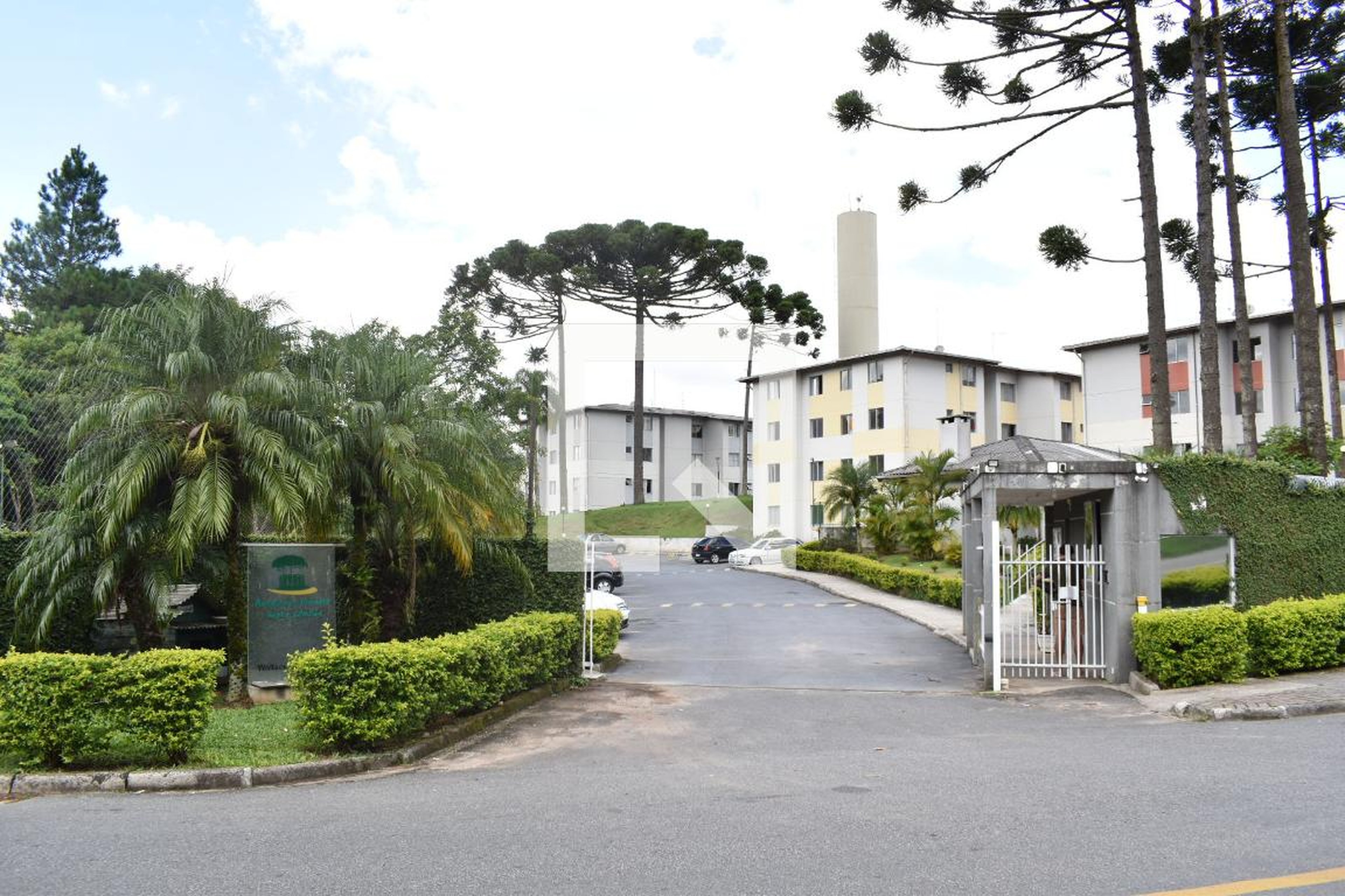 Fachada do condomínio Residencial Floresta Santa Cândida