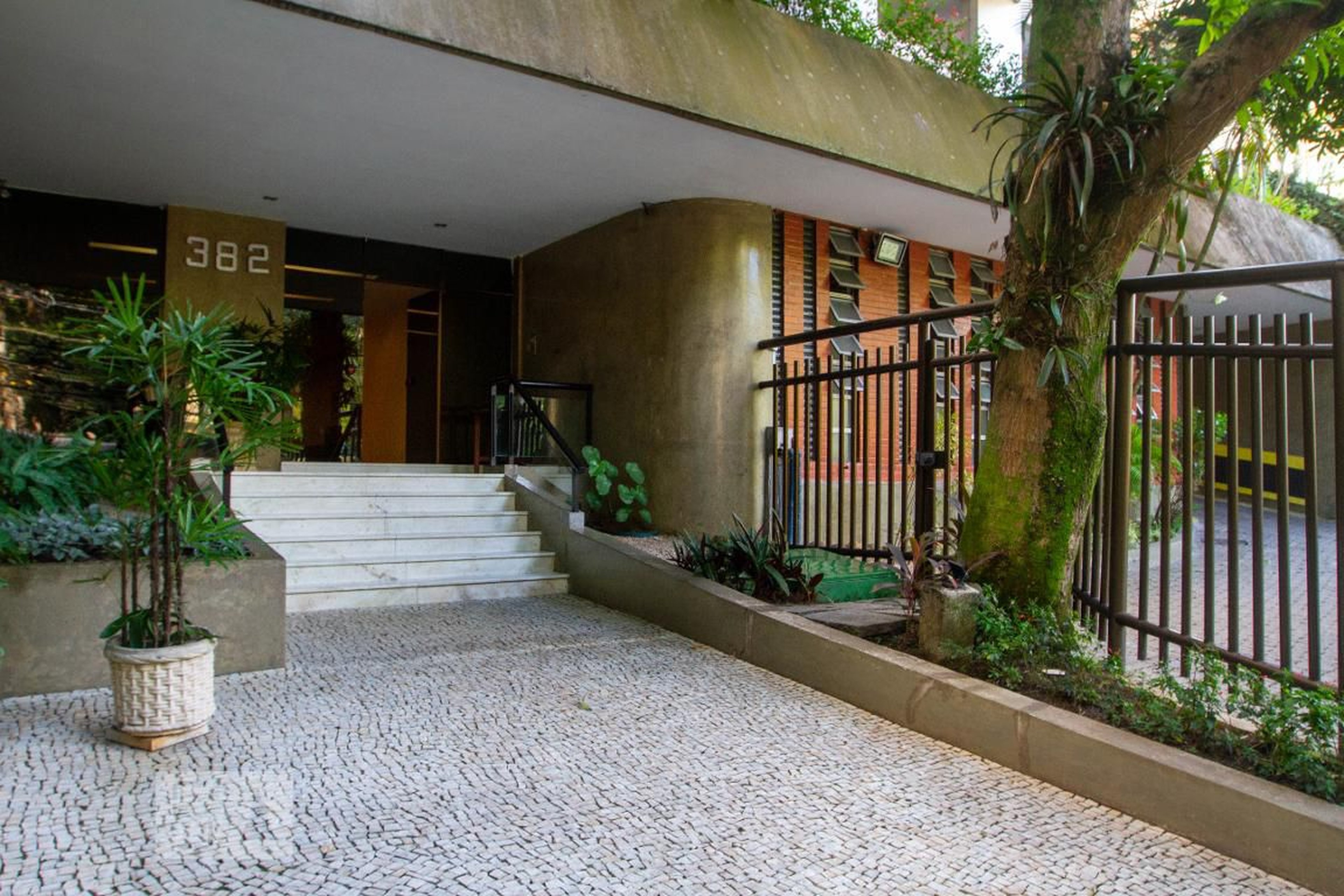 Entrada do Prédio - Edifício Abaete