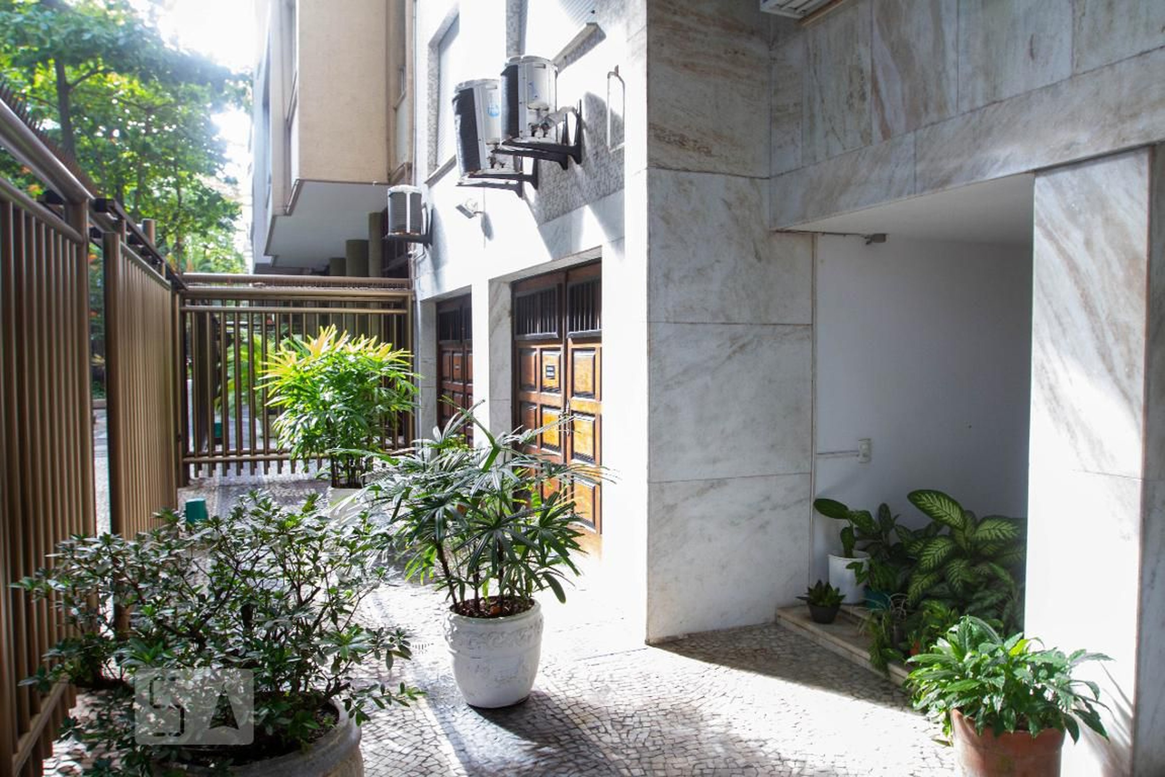 Entrada do Prédio - Suely