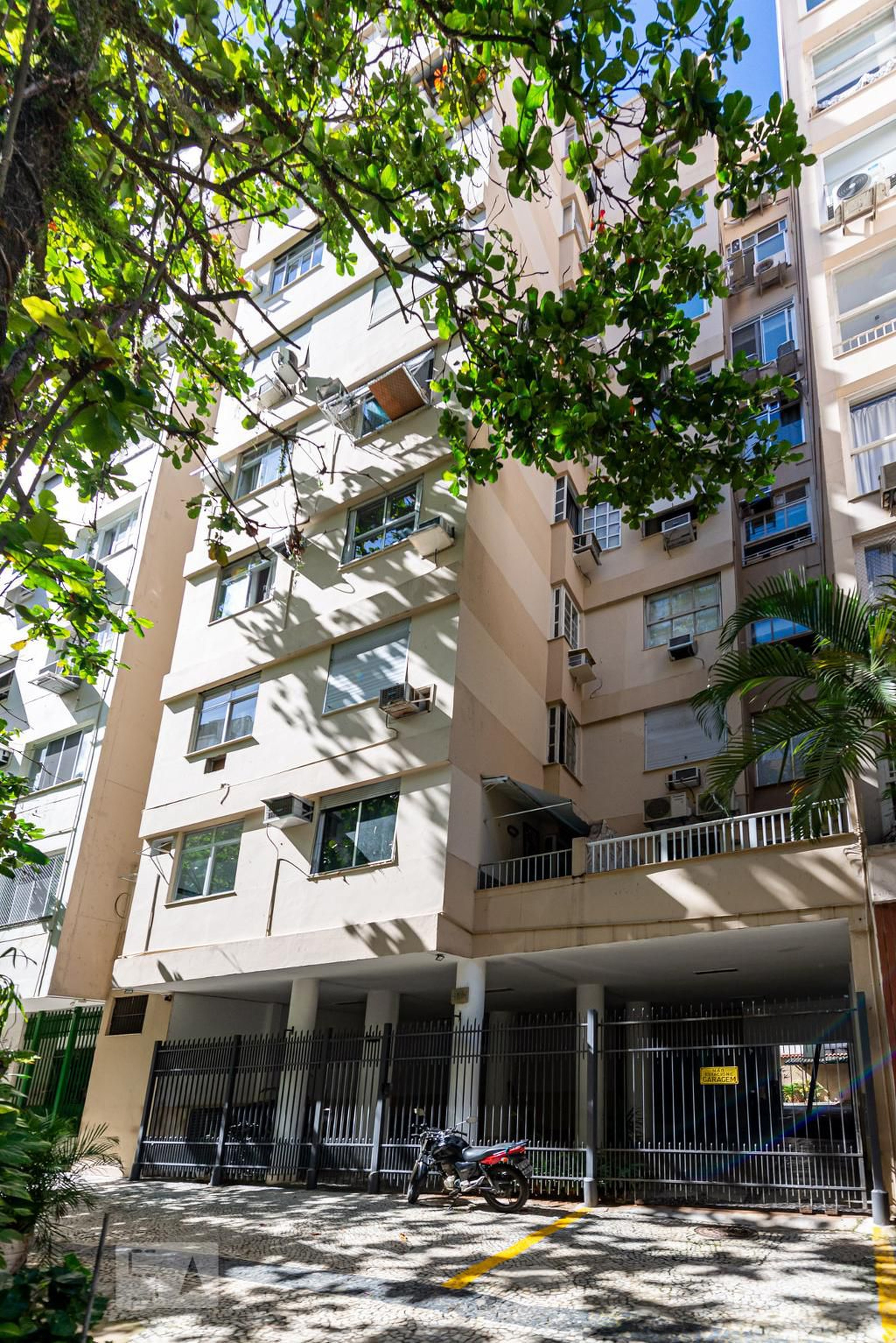 Fachada Edifício 16 de Outubro