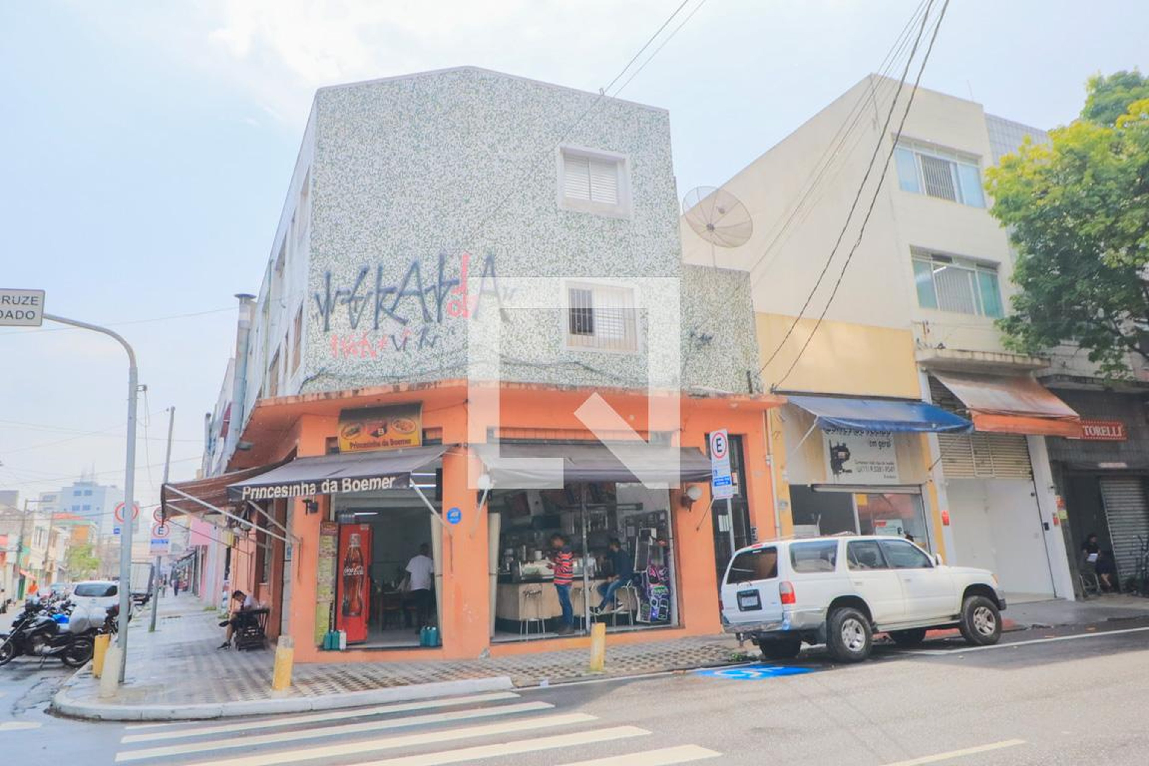 Fachada Condomínio em Rua João Boemer, 1149