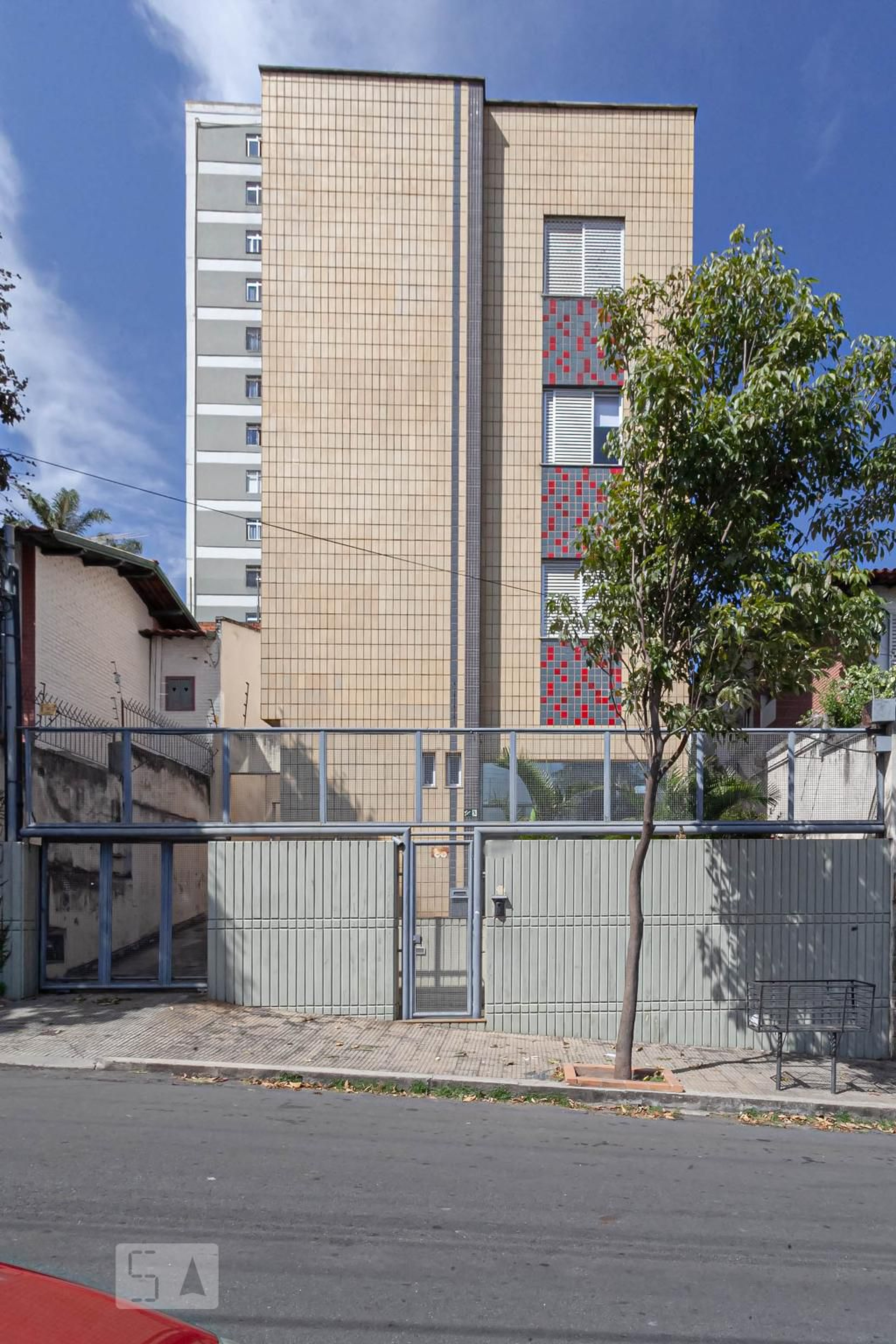 Fachada do Prédio Condomínio em R. Carlos Peixoto, 827