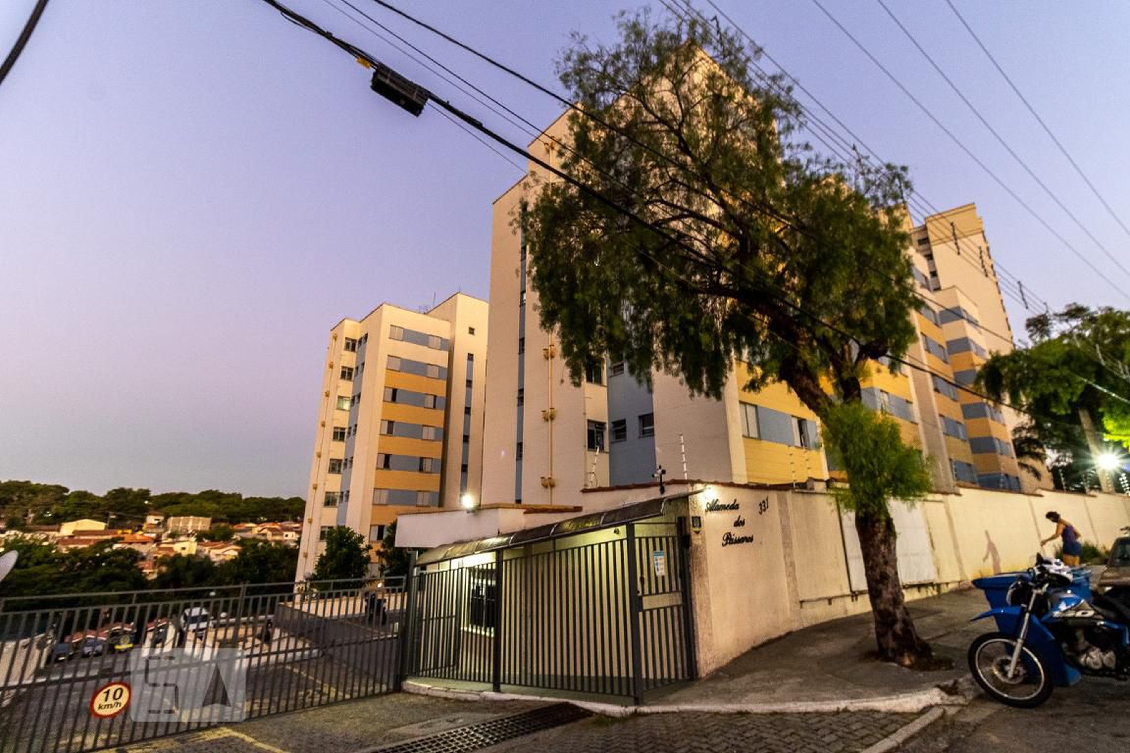 Fachada do Condomínio Condomínio Alameda dos Passaros