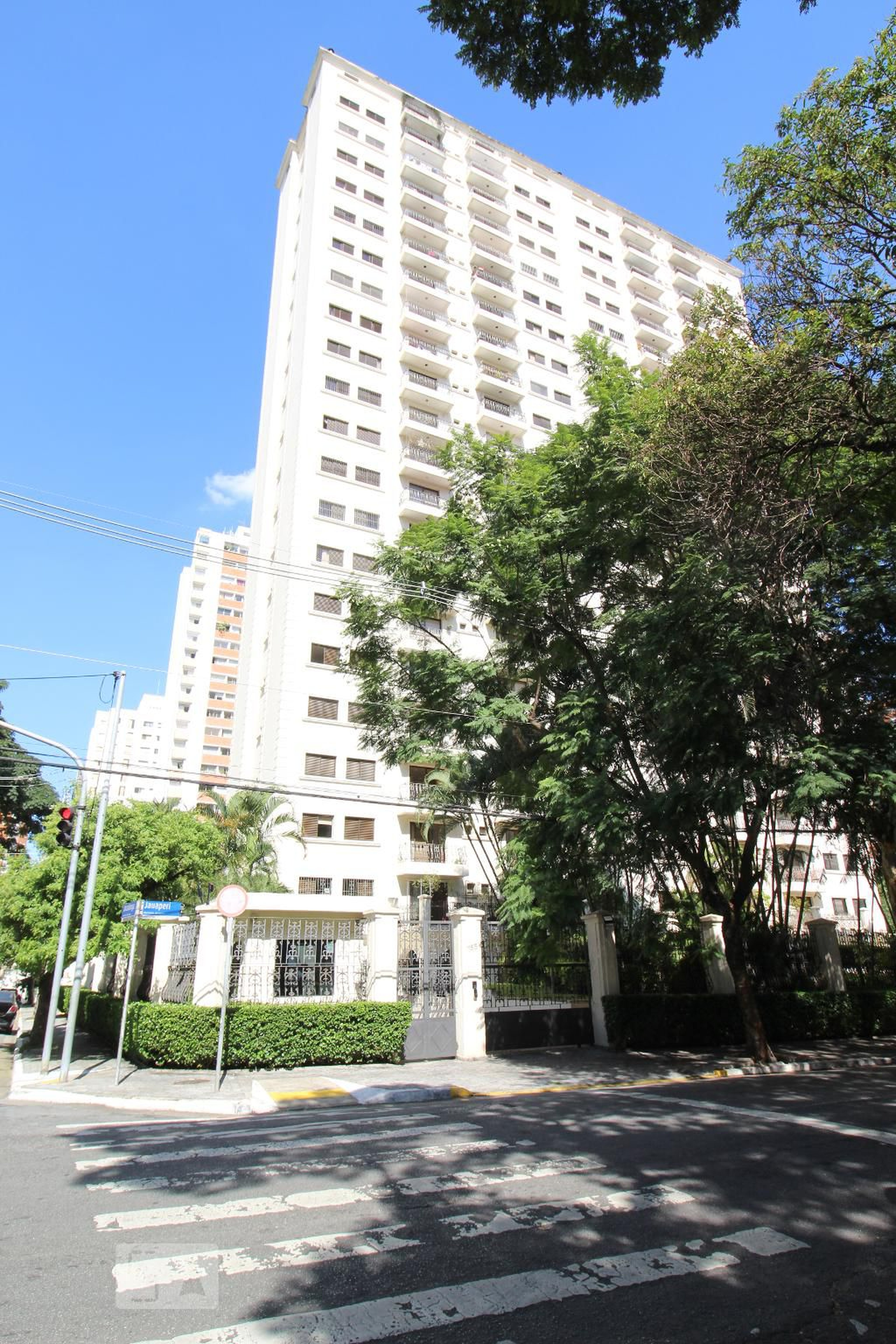 Fachada do Prédio Condomínio Ed Place Pigale