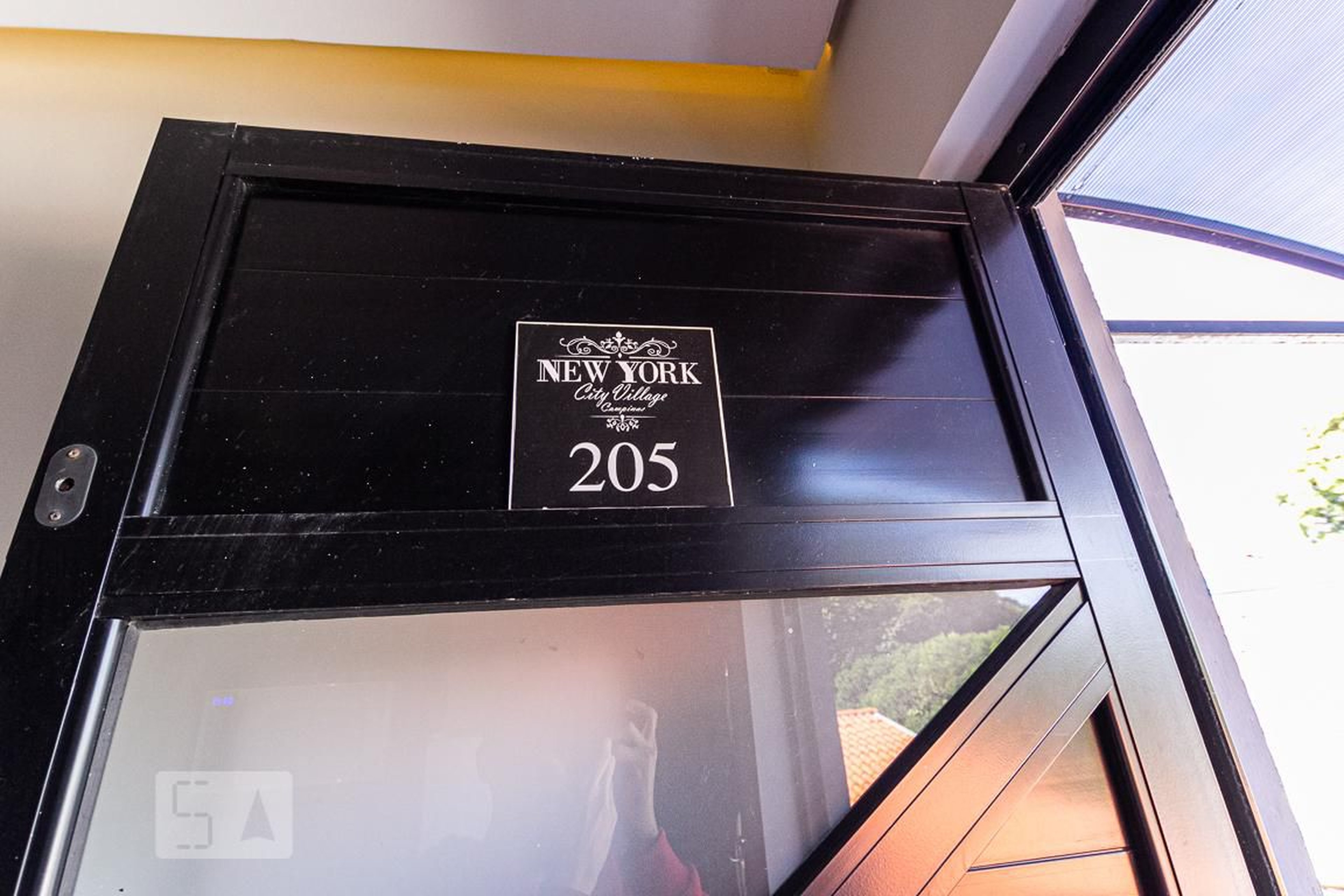 Entrada - New York City Village