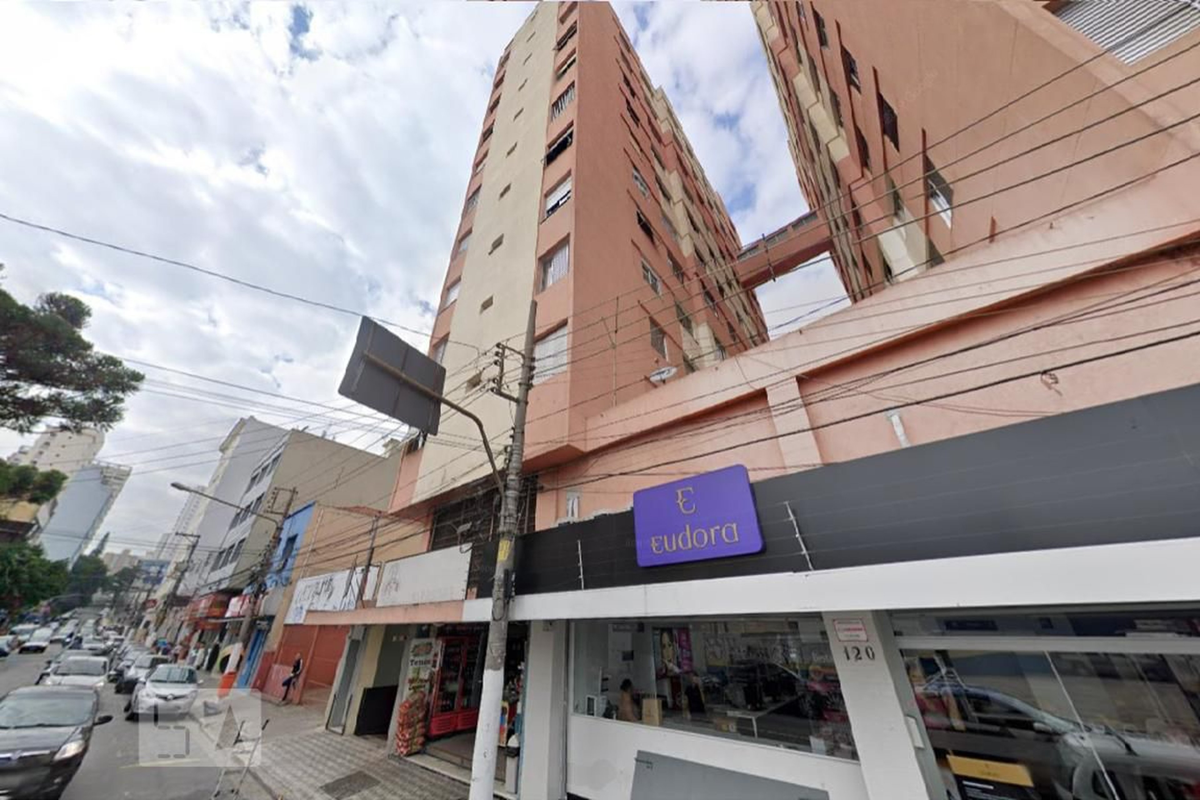 Fachada do Condomínio Edifício Regina Helena