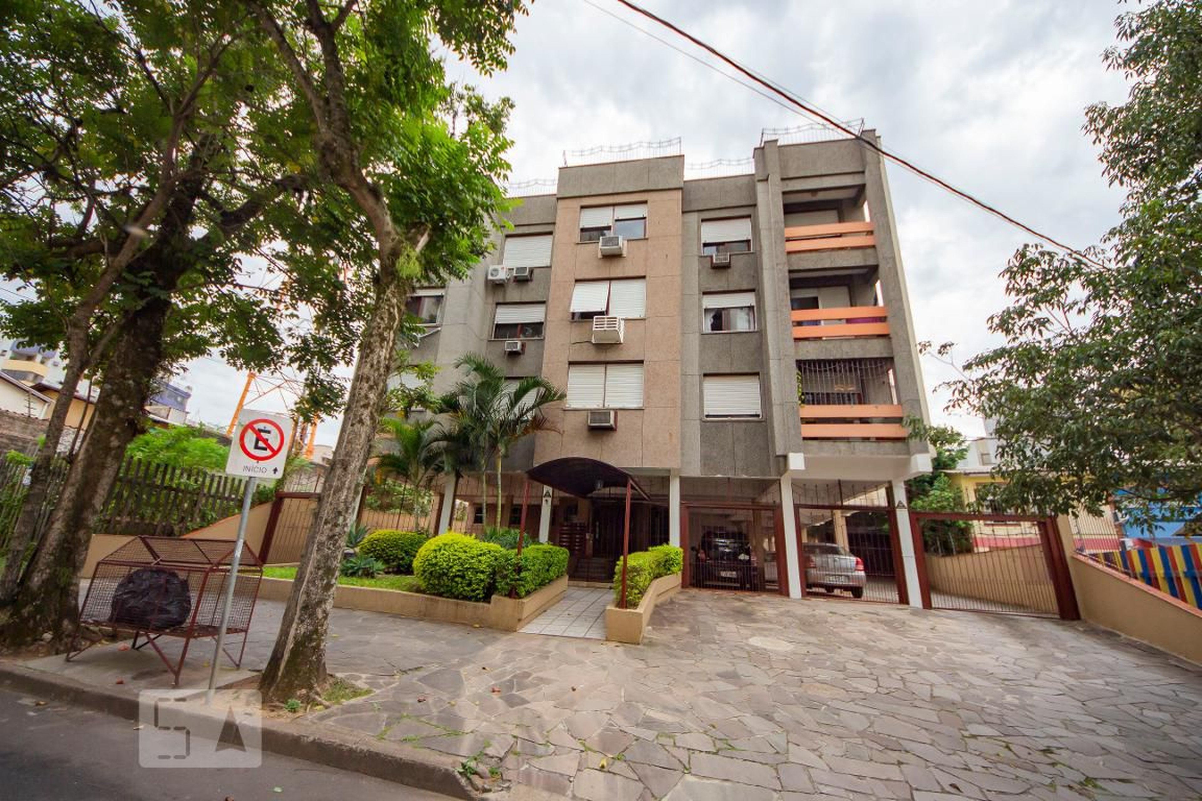 Fachada do Condomínio Condomínio em Rua Bezerra de Menezes, 406