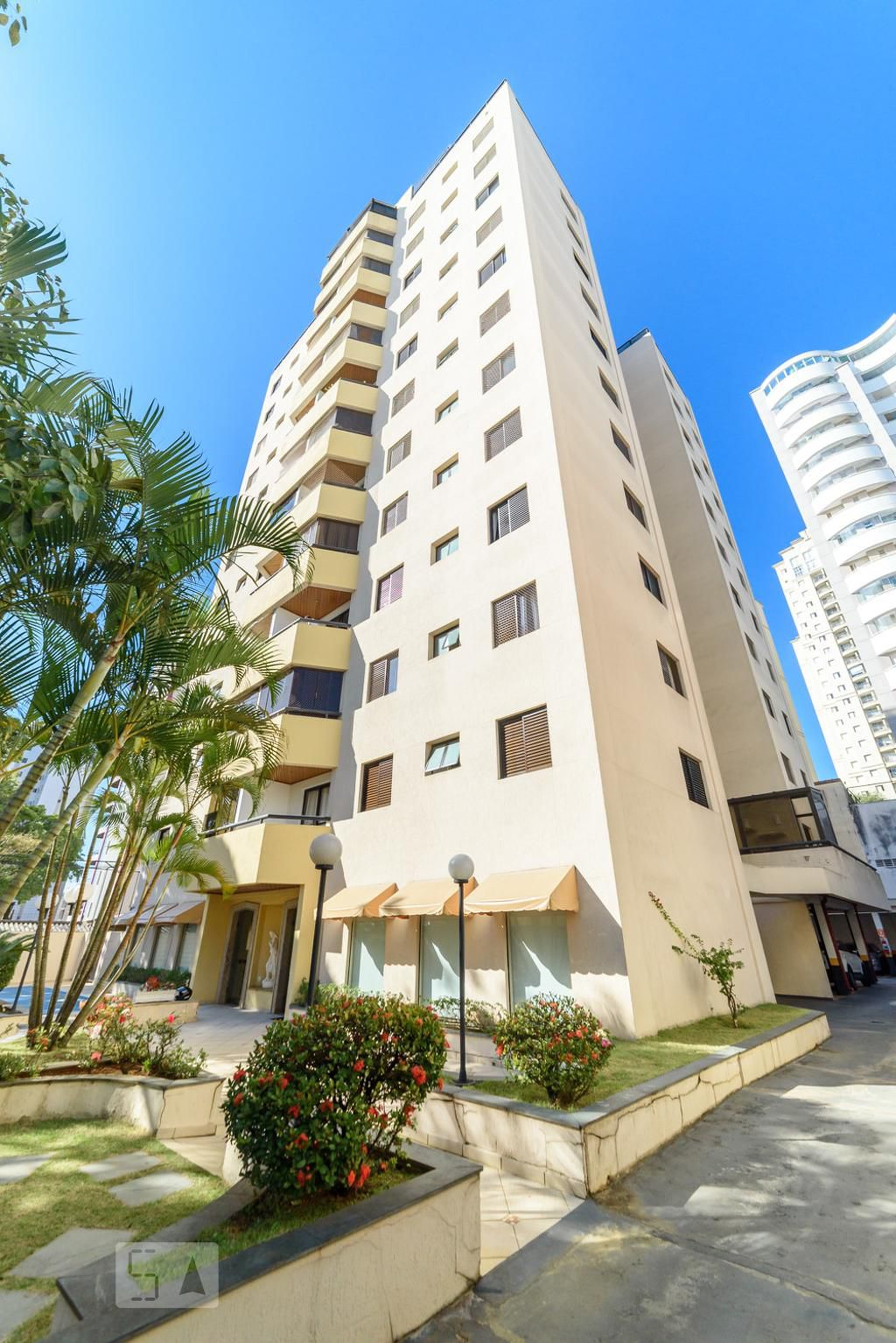 Fachada do Prédio Condomínio Chateu de La Rochelle