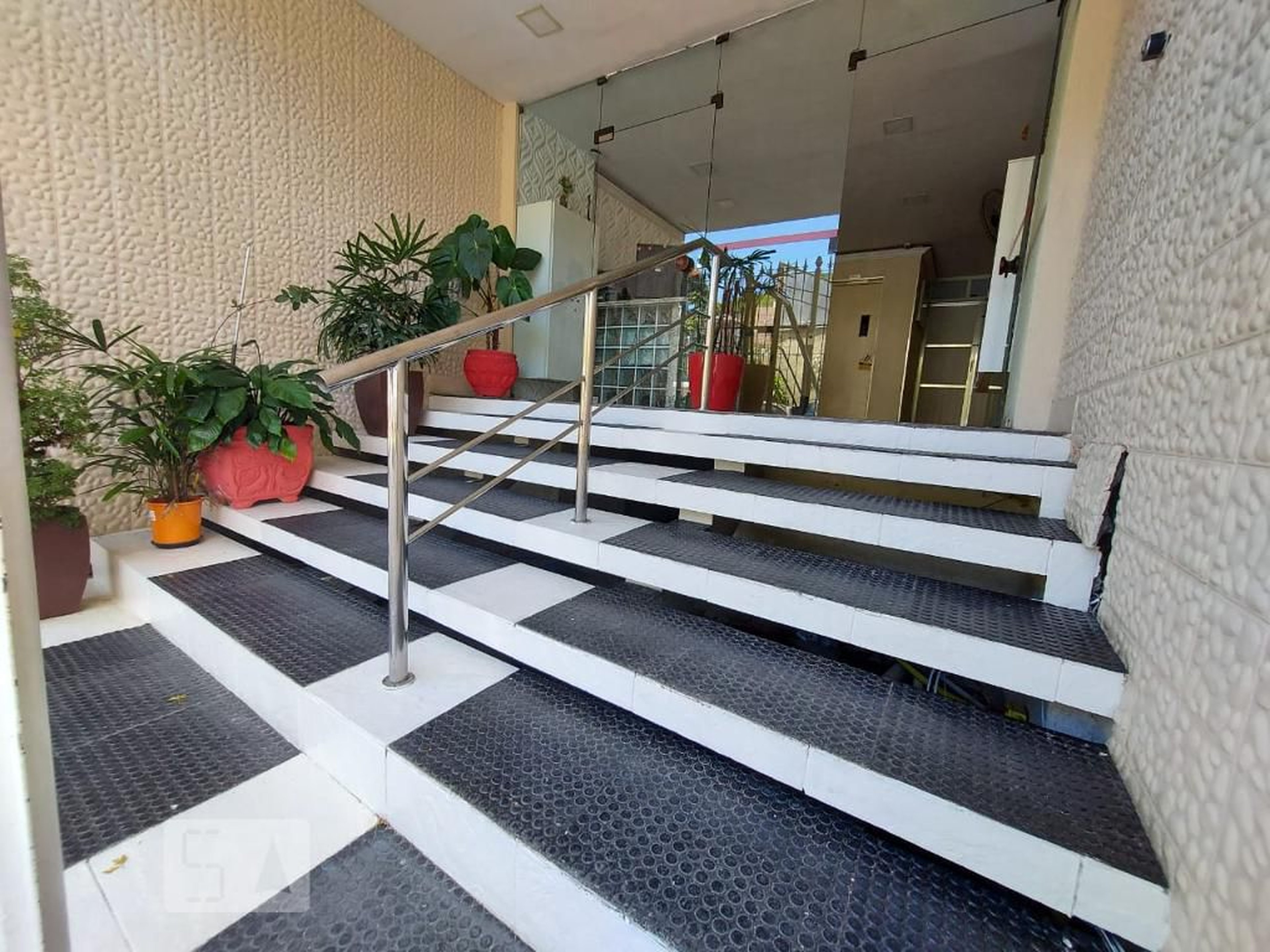 entrada do prédio - Edifício Luiz Cardoso