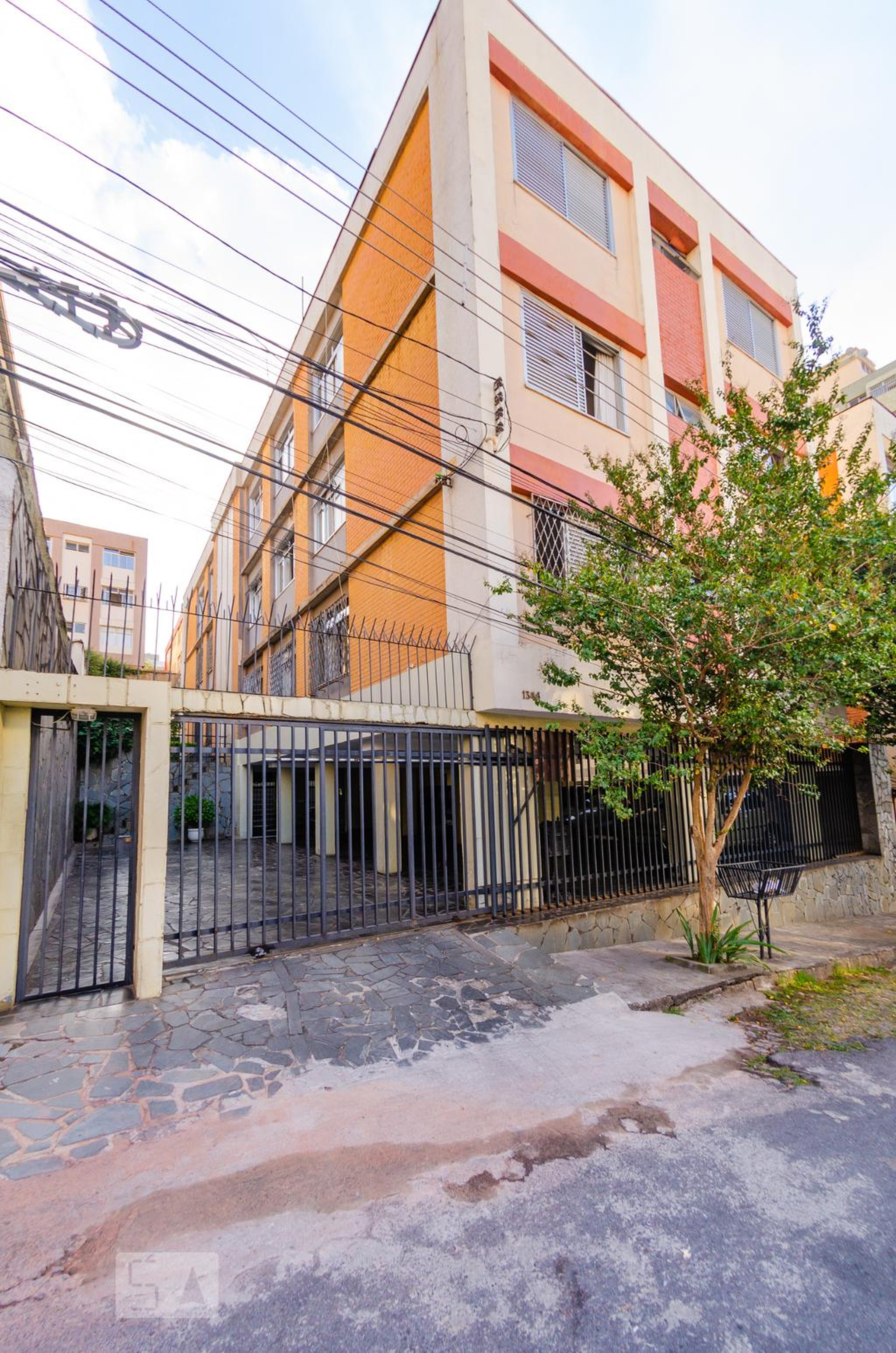 Fachada Condomínio em Rua Cura D'Ars, 1344