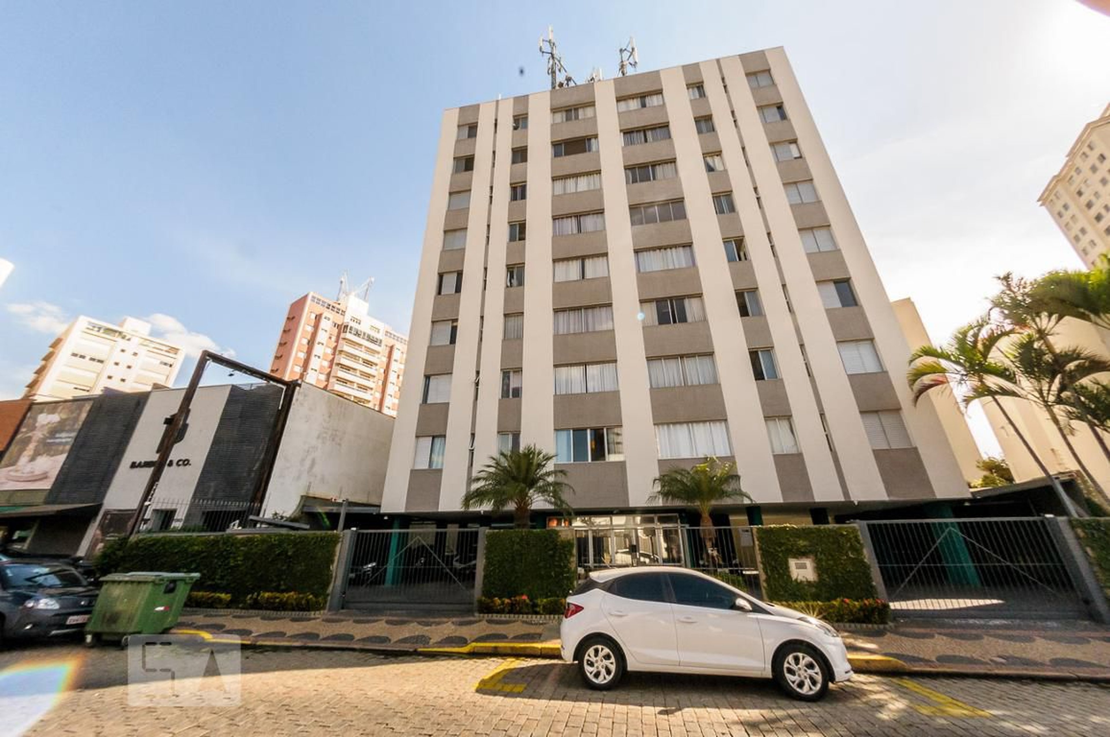 Fachada do Prédio Condomínio em Rua Maria Monteiro, 1417