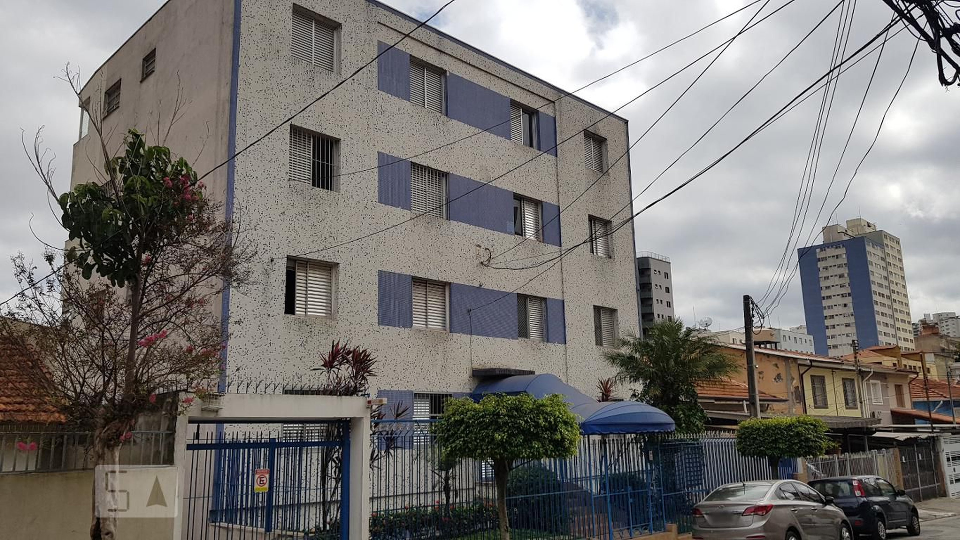 Fachada Condomínio em Rua Joaquim Norberto, 221