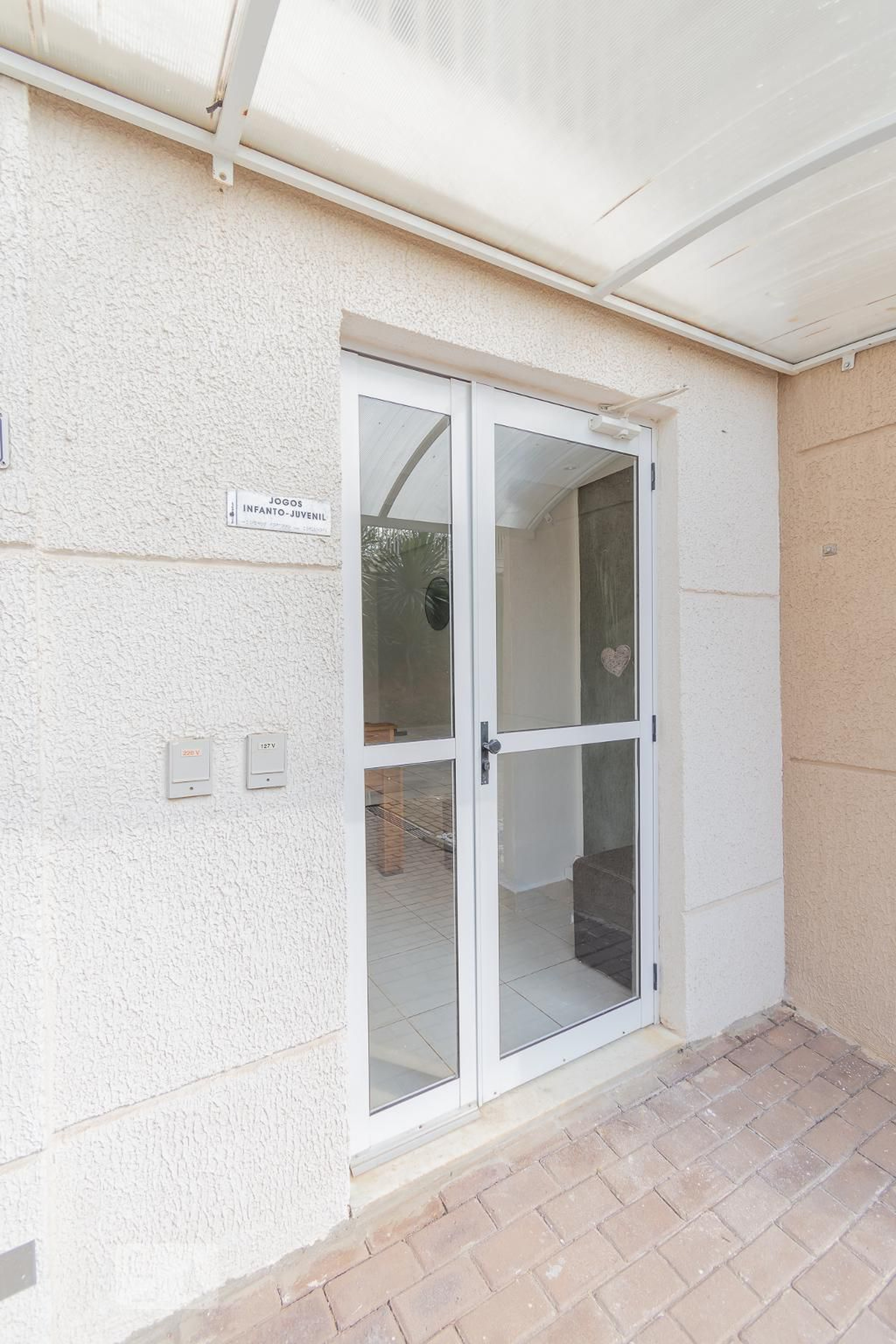 Salão de jogos - Nogueira