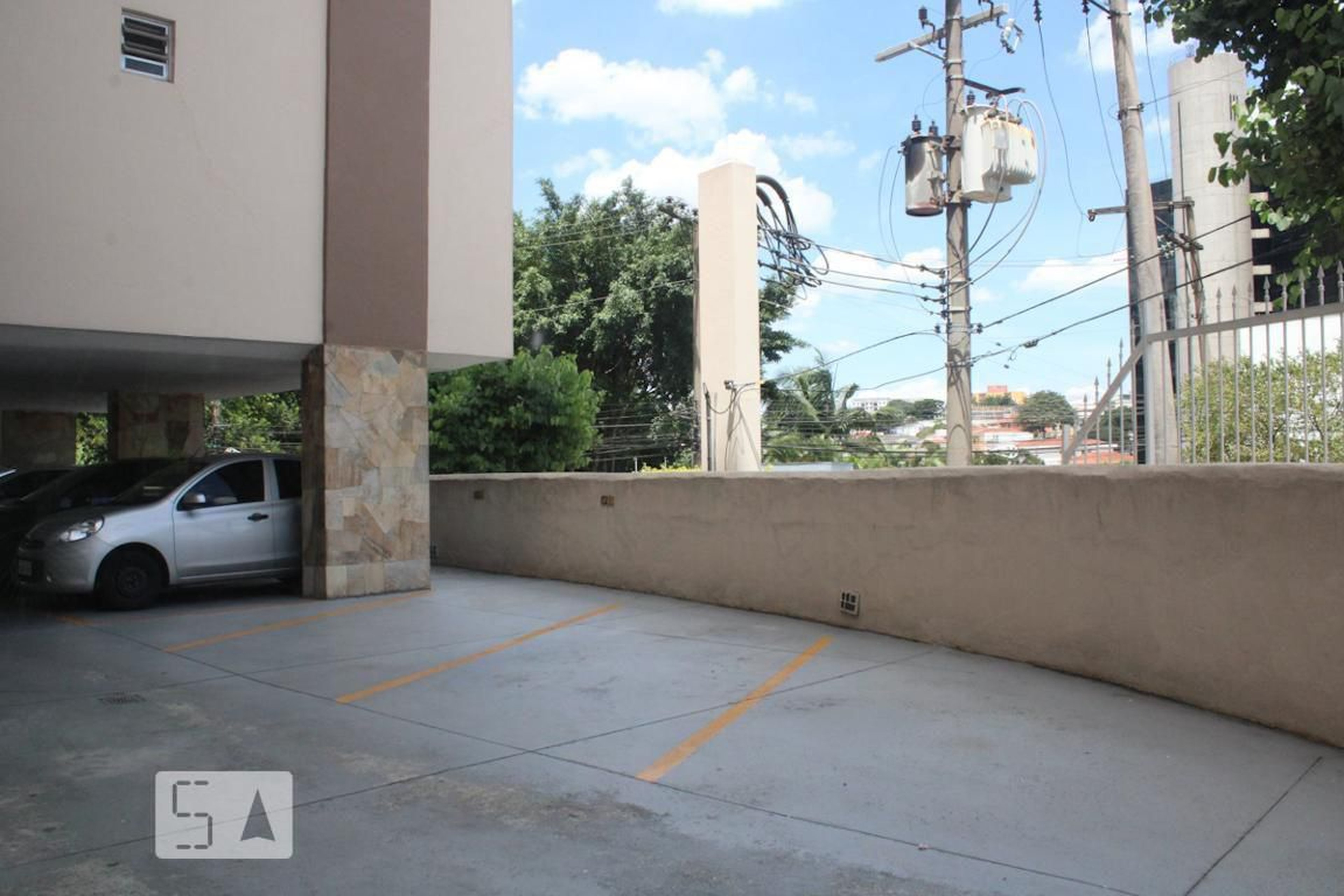 Estacionamento - Edifício Carlos Eduardo