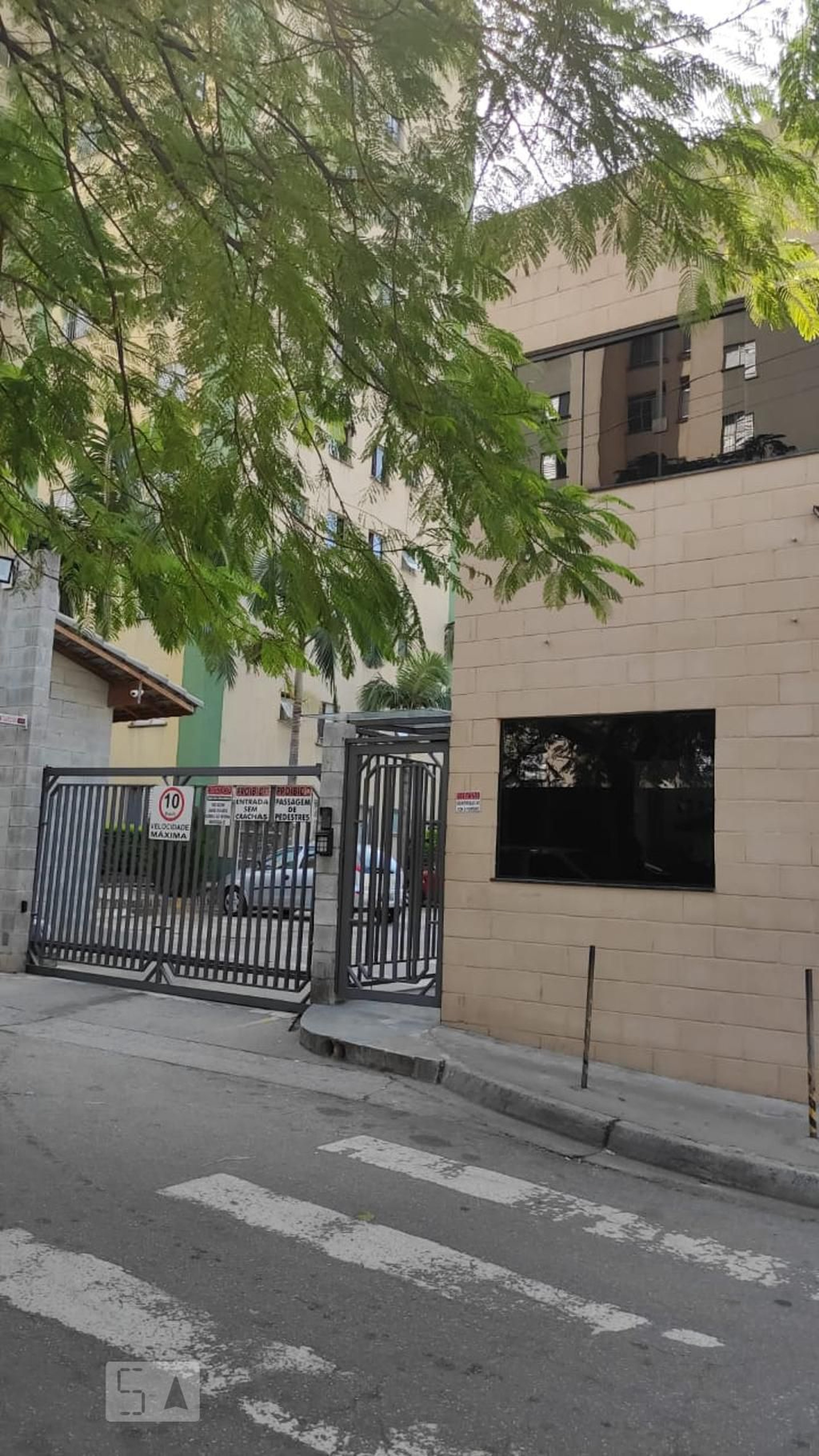 Fachada Condomínio em Rua América do Sul, 26