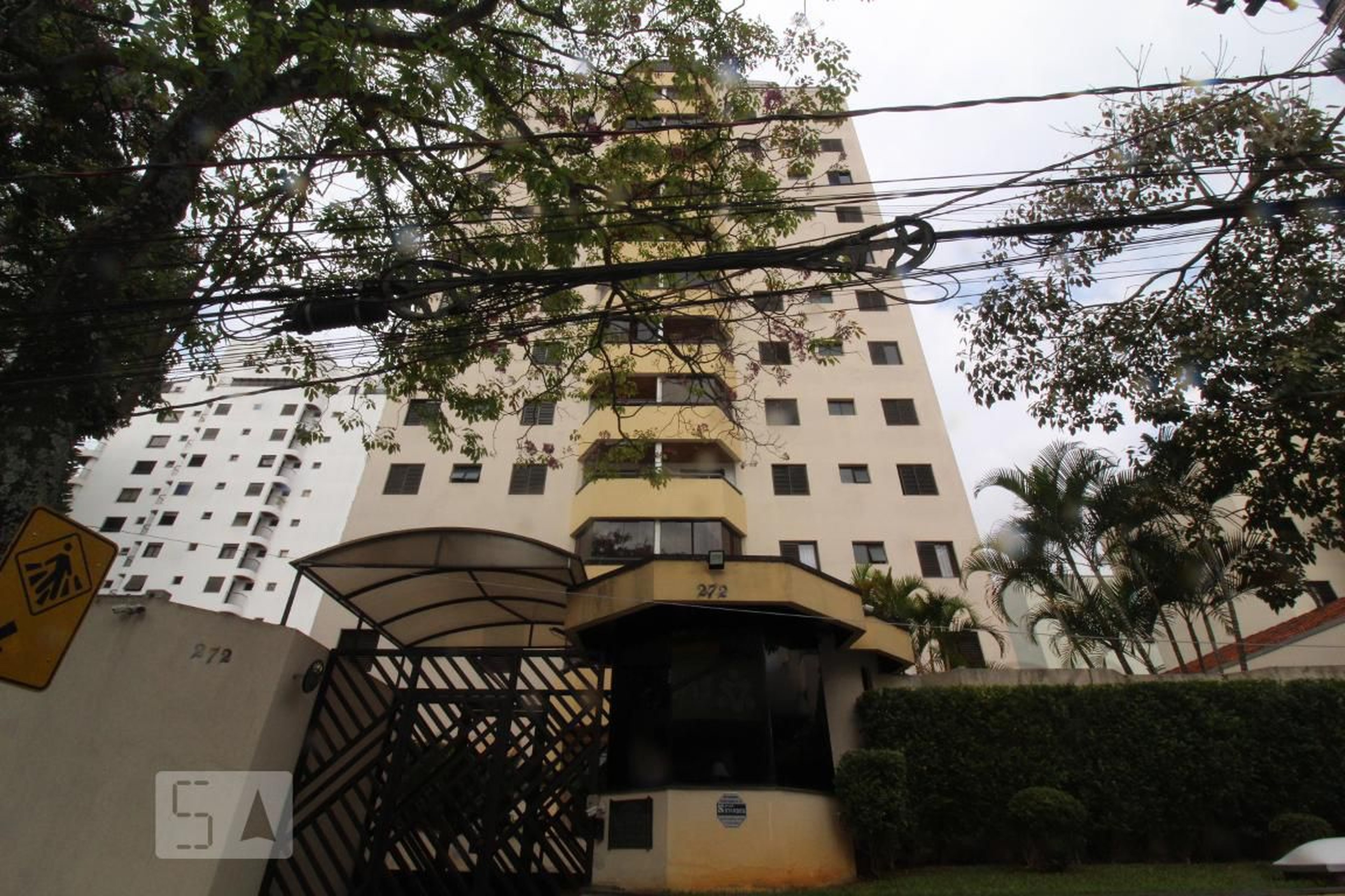 Fachada Condomínio Chateu de La Rochelle