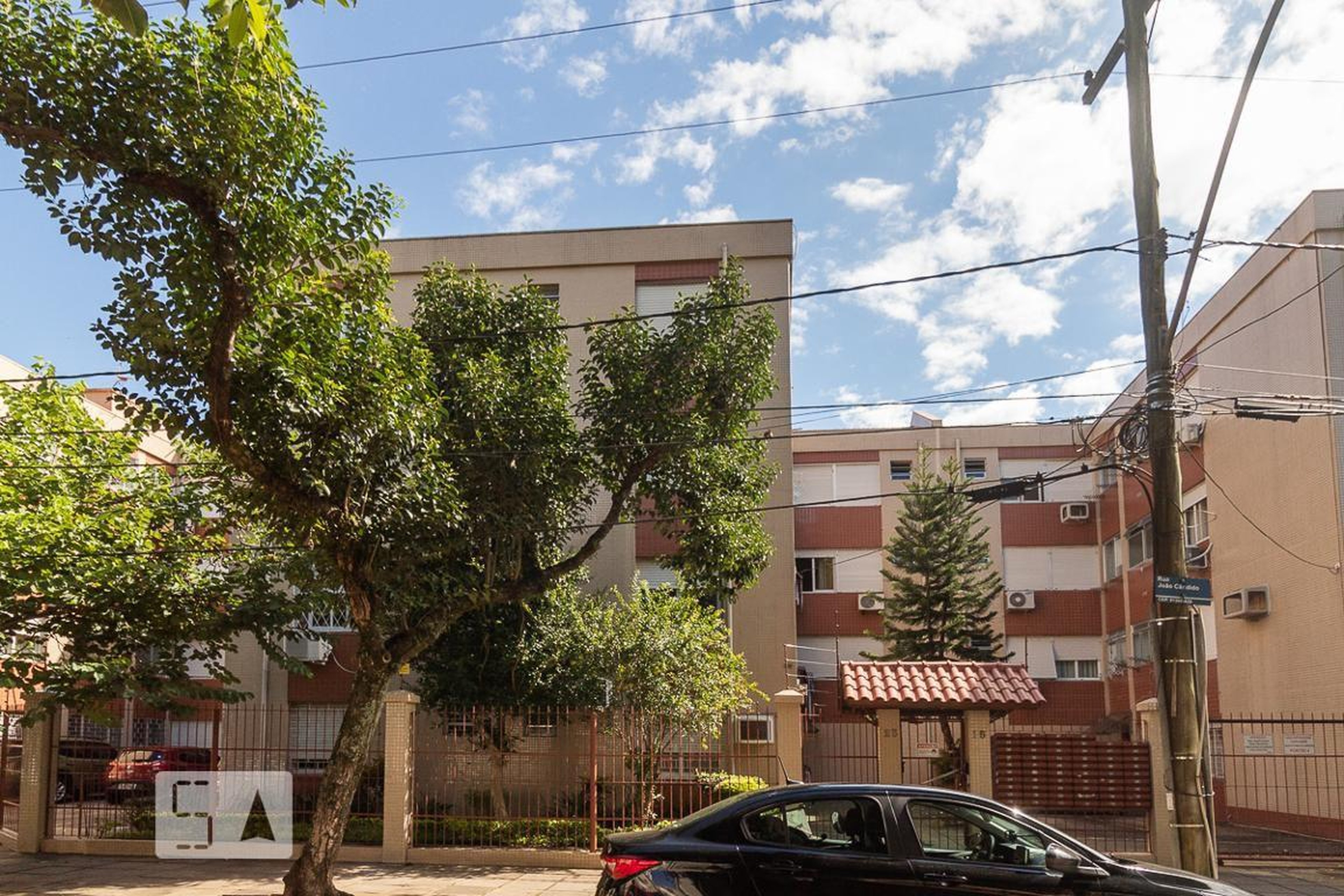 Fachada do Condomínio Condomínio Marialva