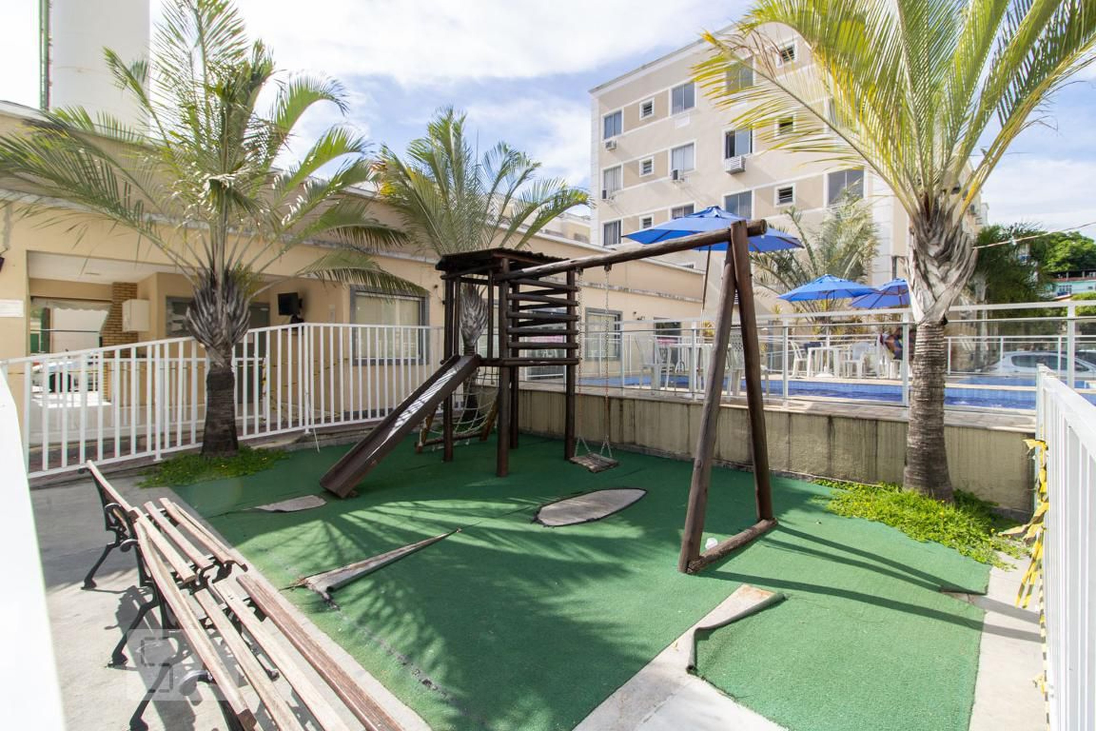 Playground - Retiro das Rosas