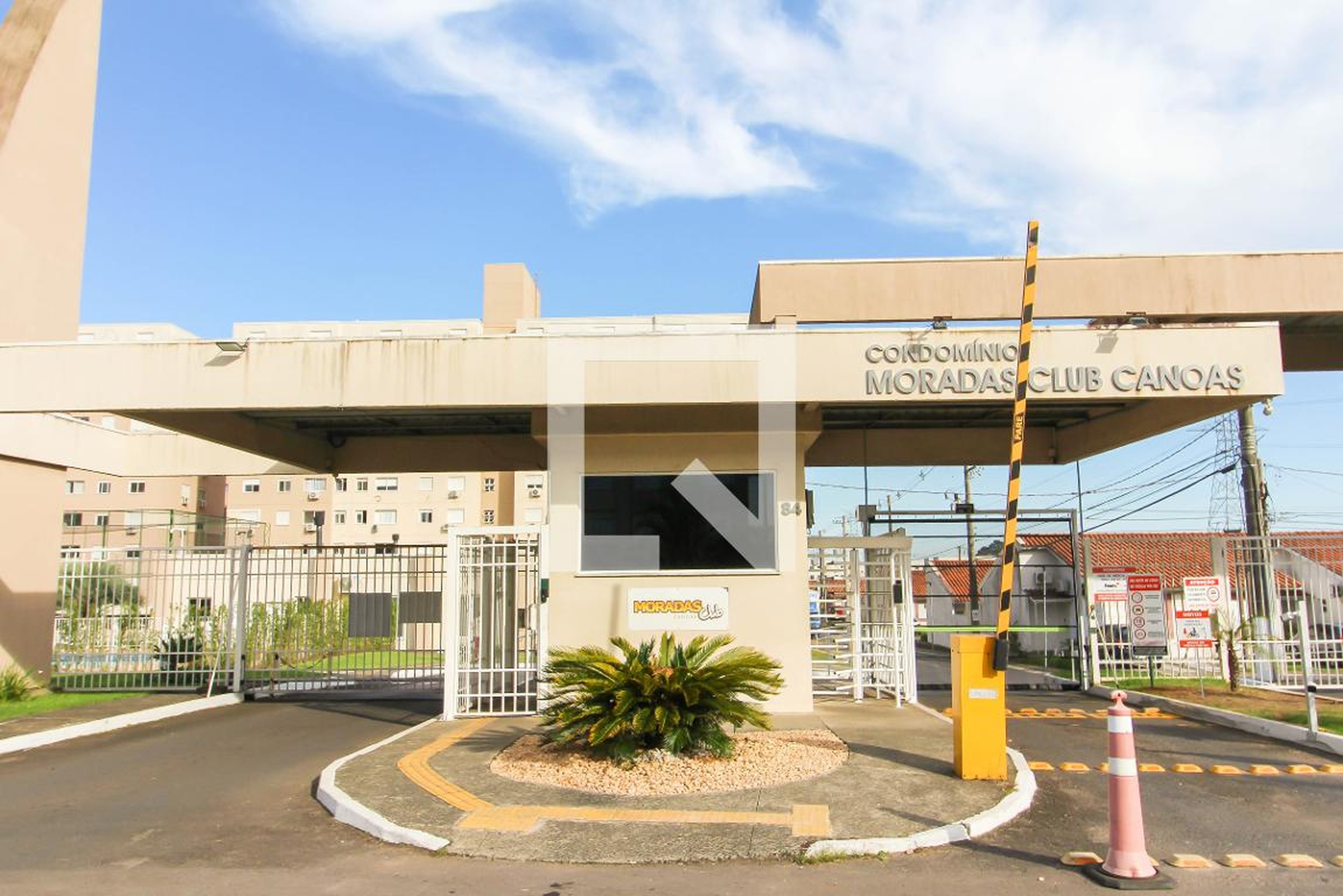 Fachada Condomínio Moradas Club Canoas