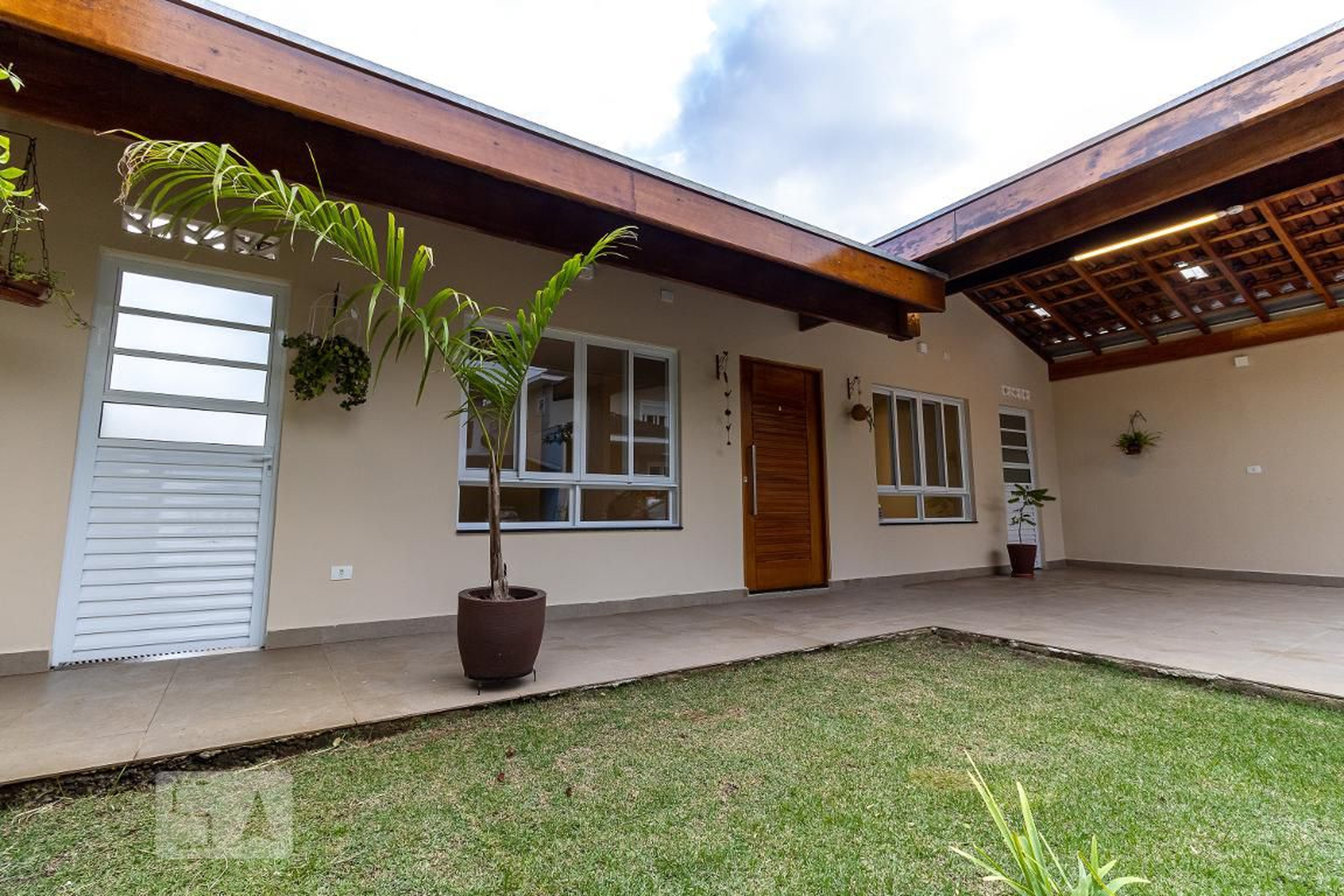 Fachada Condomínio em Rua Vicente de Finis, 151