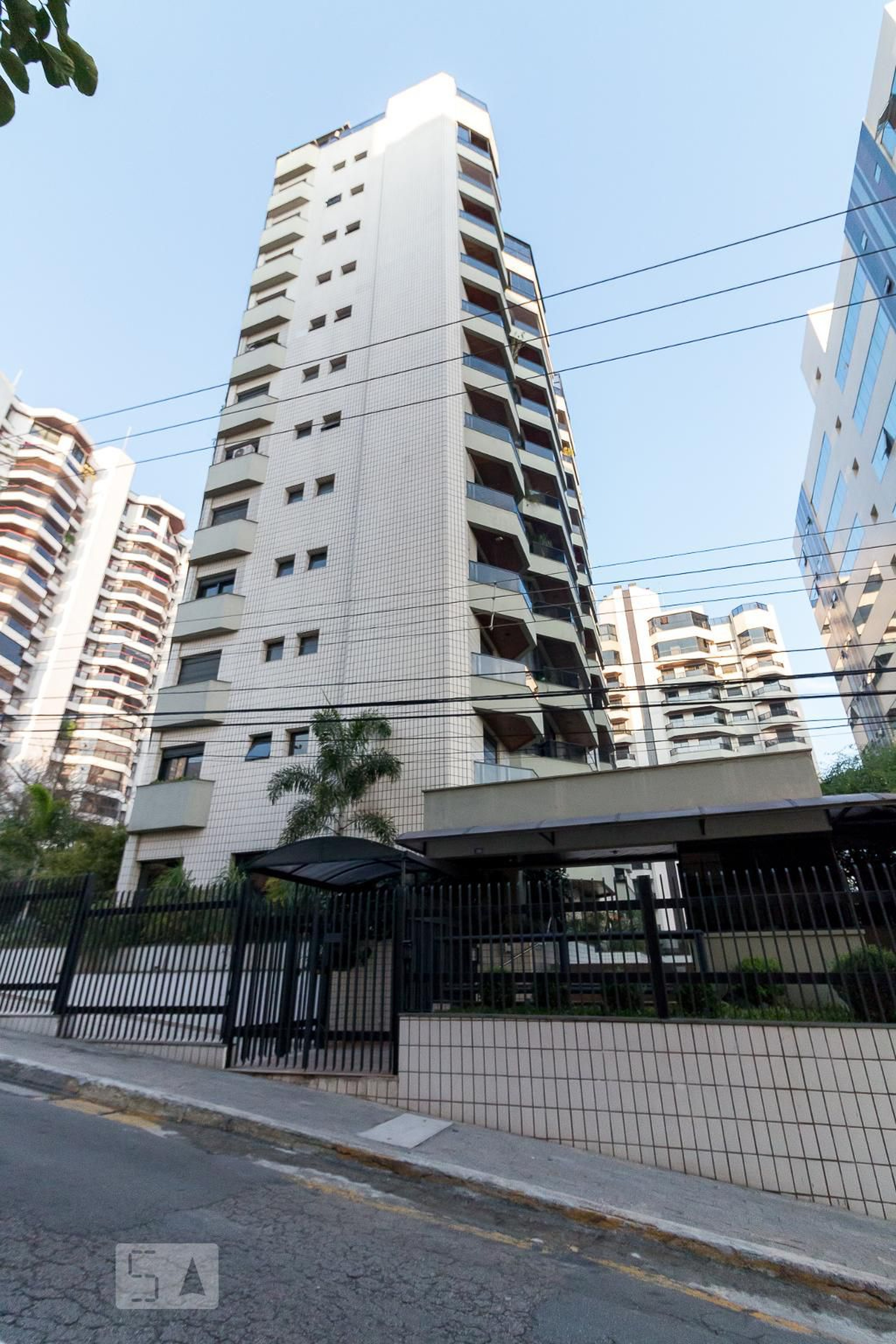 Fachada do condomínio Condomínio Britannia