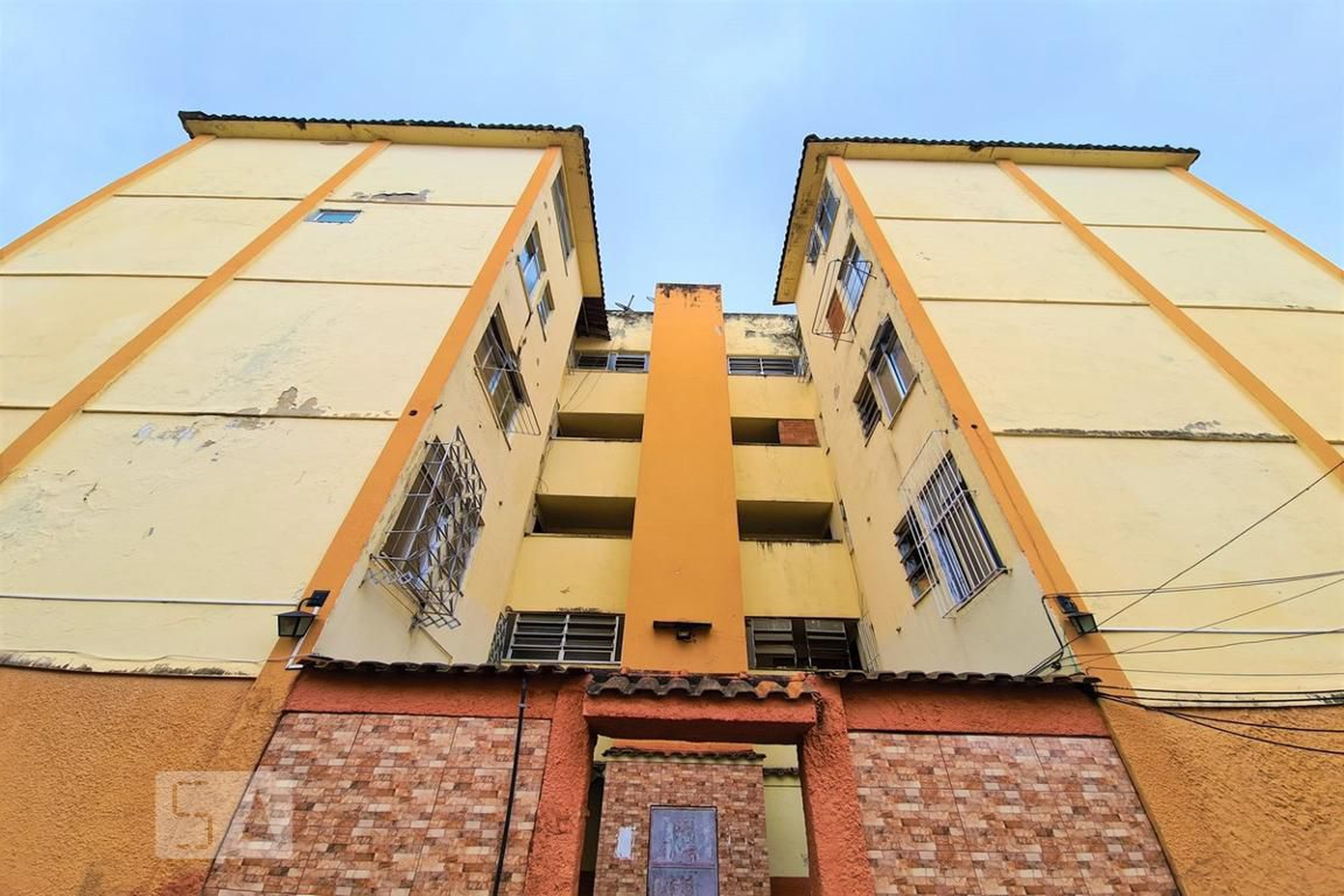 Fachada Condomínio em Rua Engenho do Mato, 636