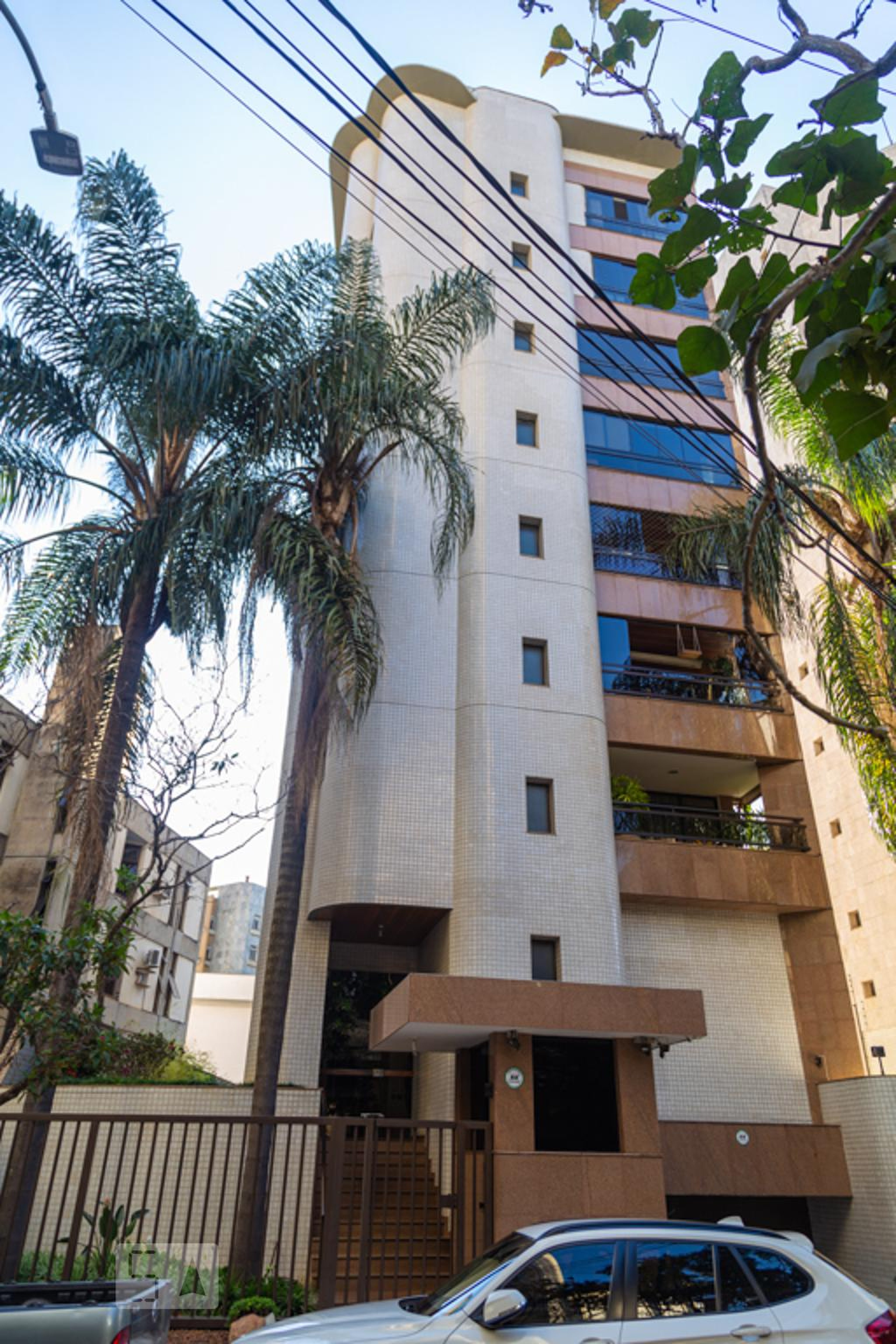 Fachada Condomínio em Rua Santa Maria Itabira, 320