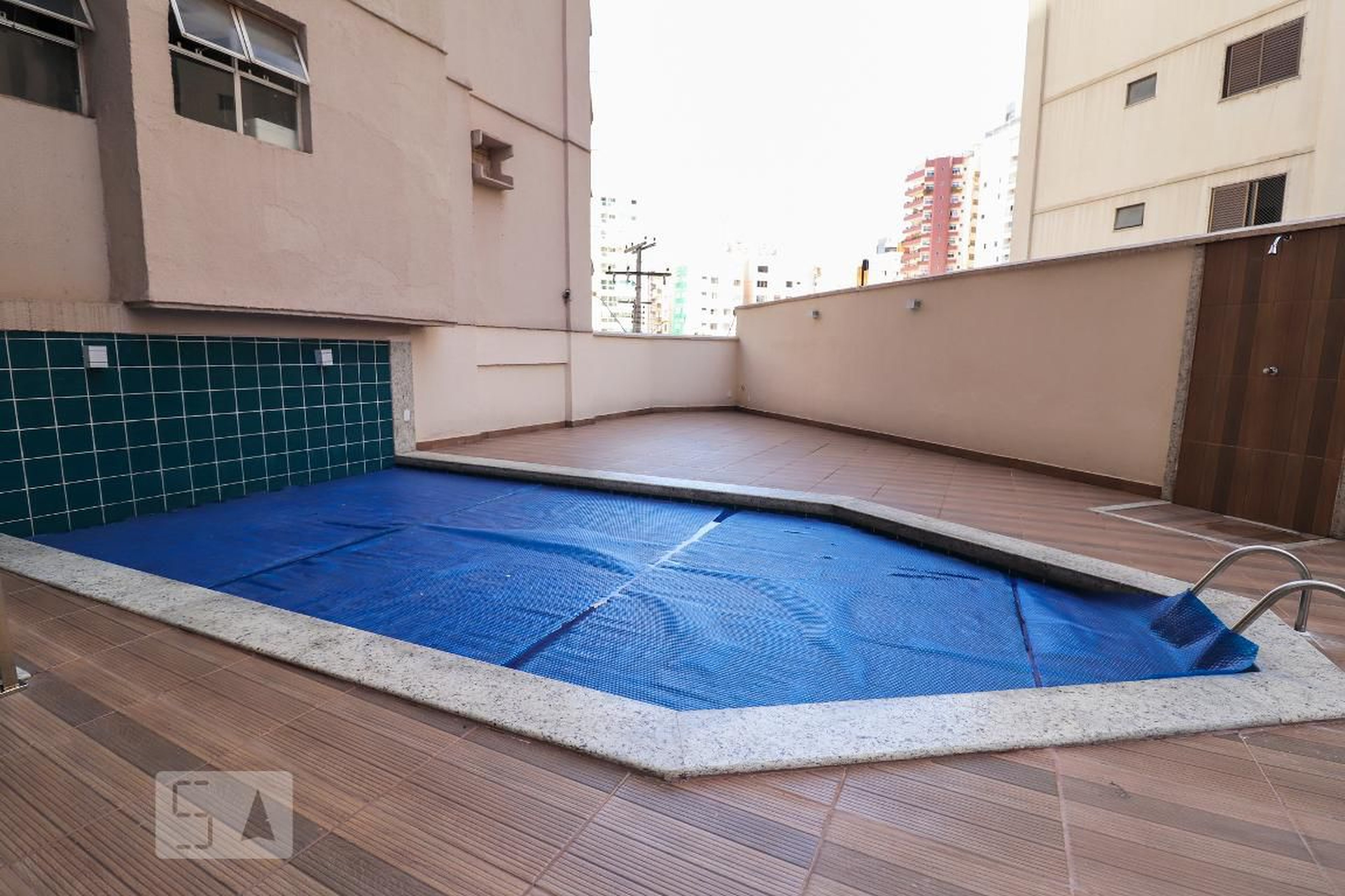 Piscina - Tropical Plaza