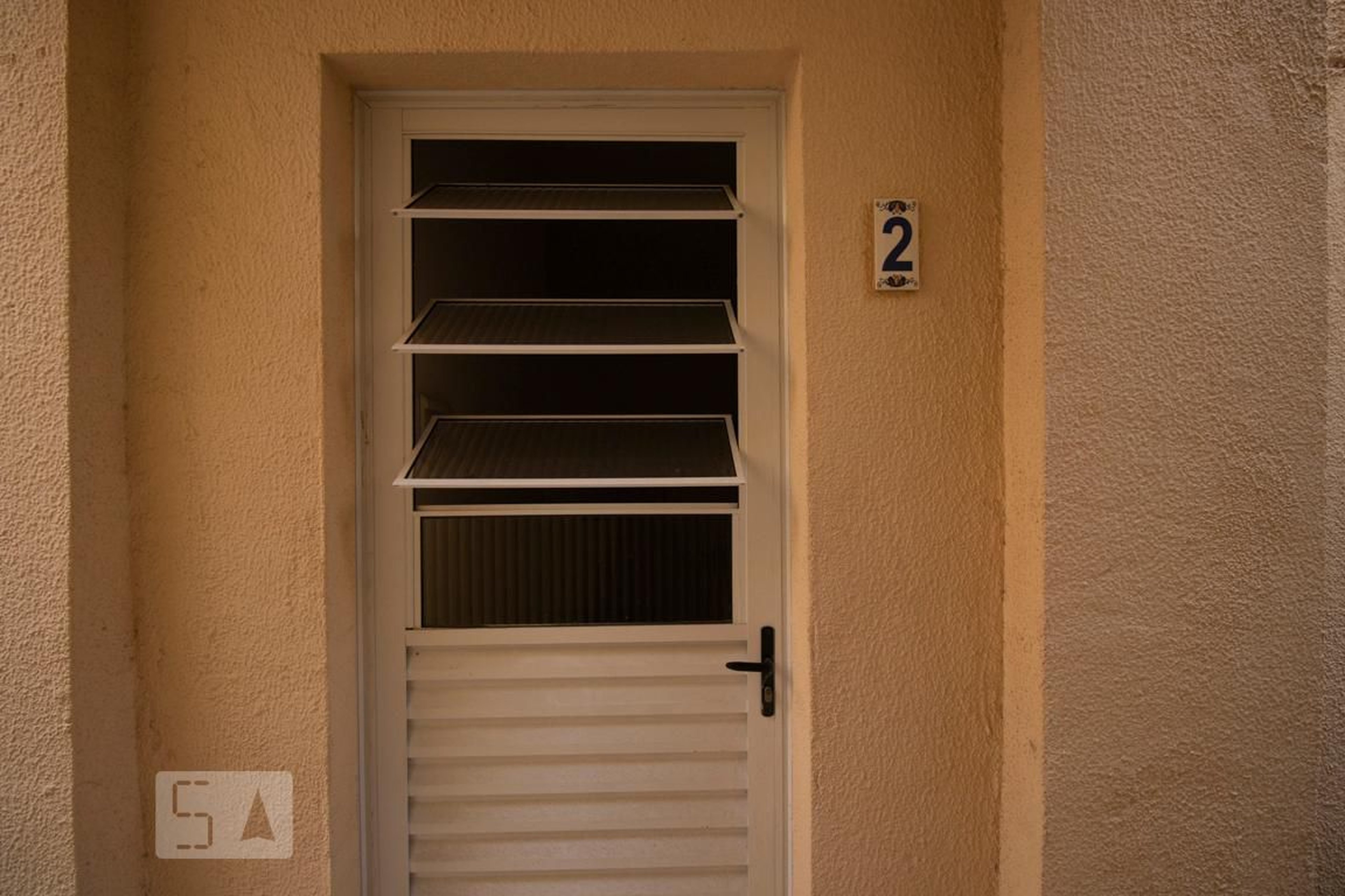 Fachada Condomínio em Rua Barra do Parateca, 146
