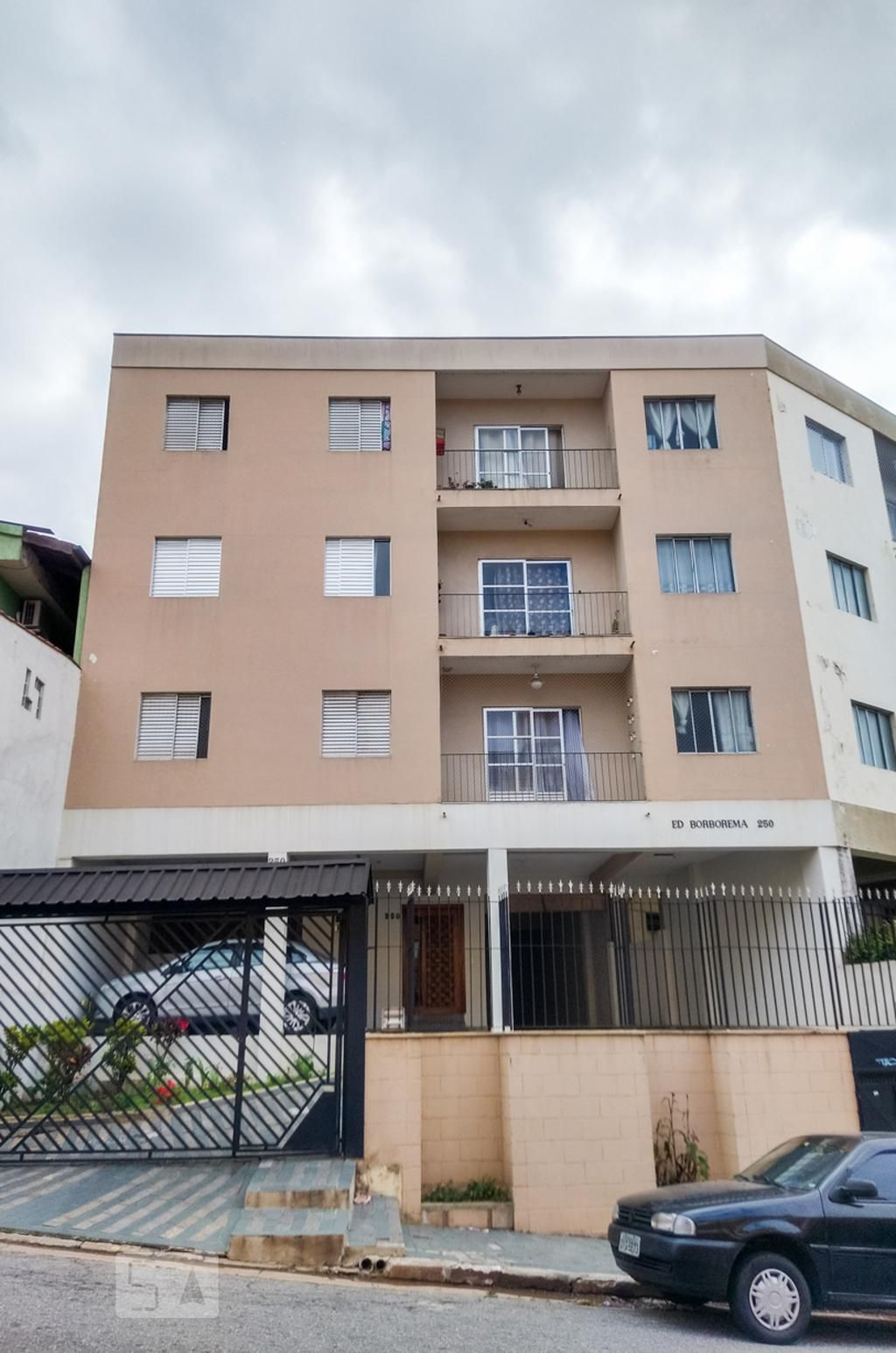 Fachada Condomínio em Rua Horácio de Carvalho, 250