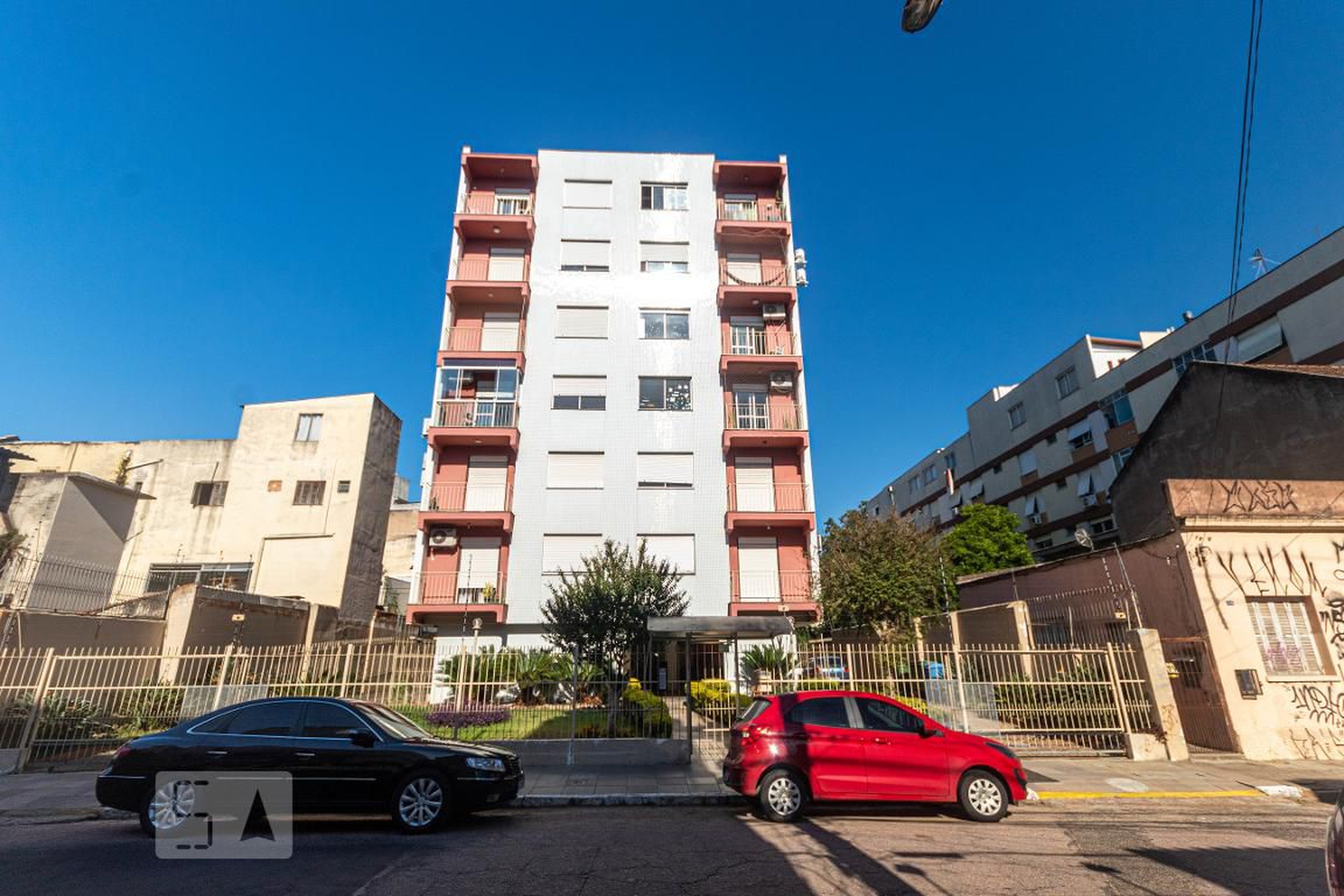 Fachada do Prédio Condomínio em Rua Luiz Afonso, 470