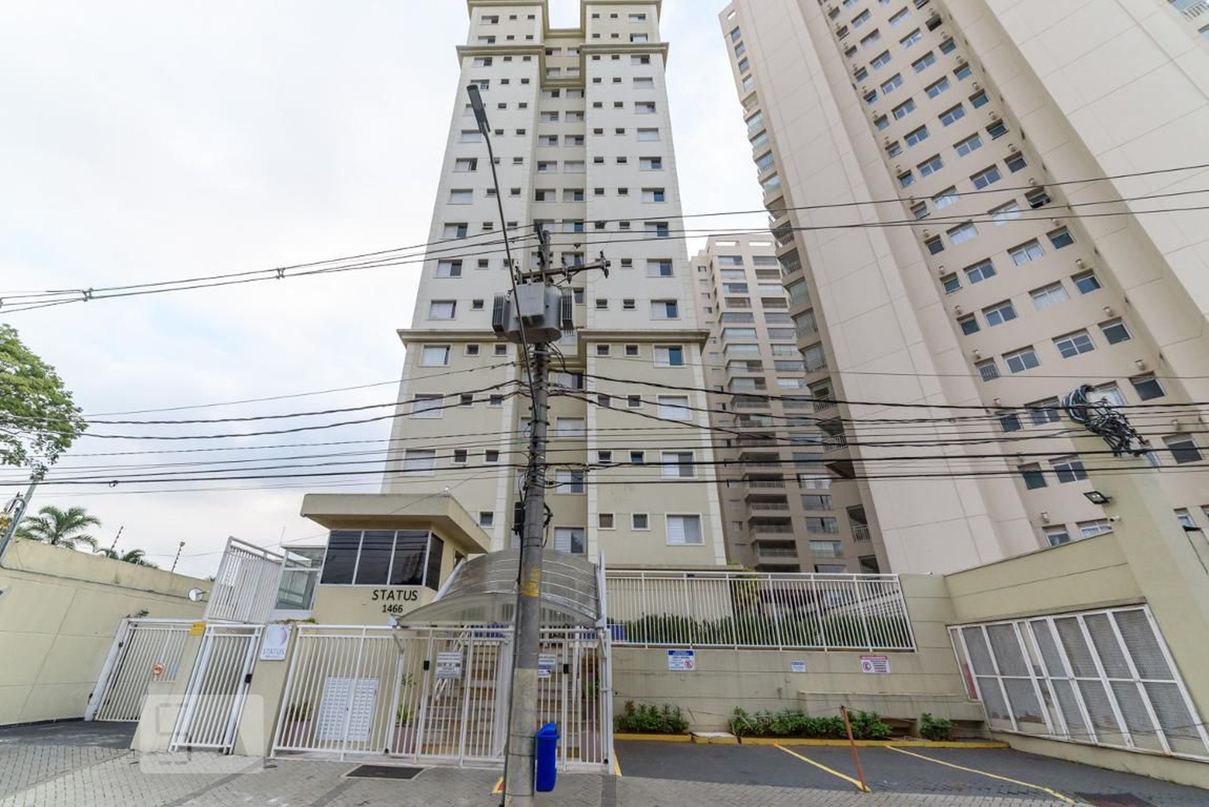 Fachada do Condomínio Condomínio Status