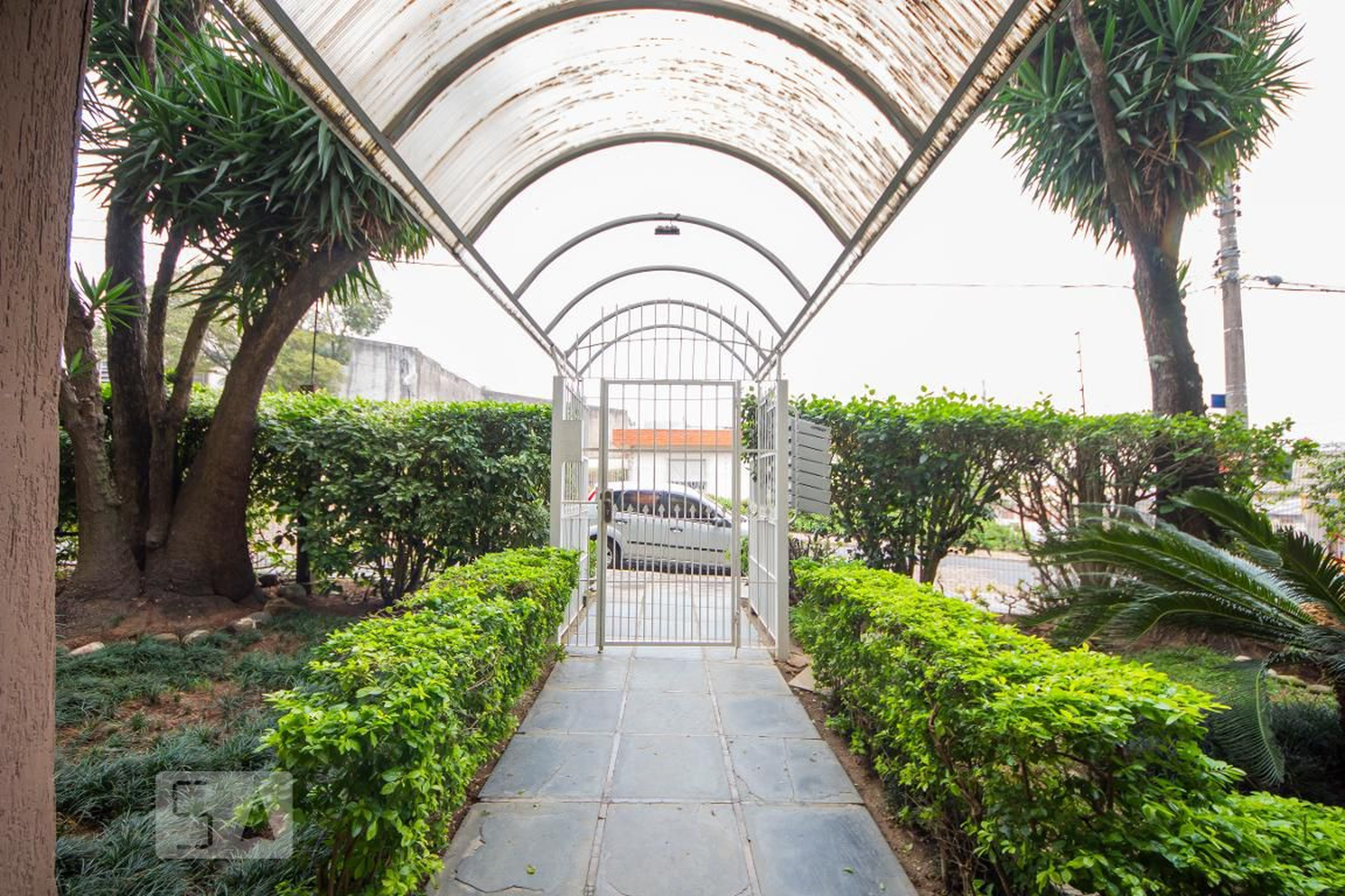 Fachada do Condomínio Condomínio em Travessa Encruzilhada, 88