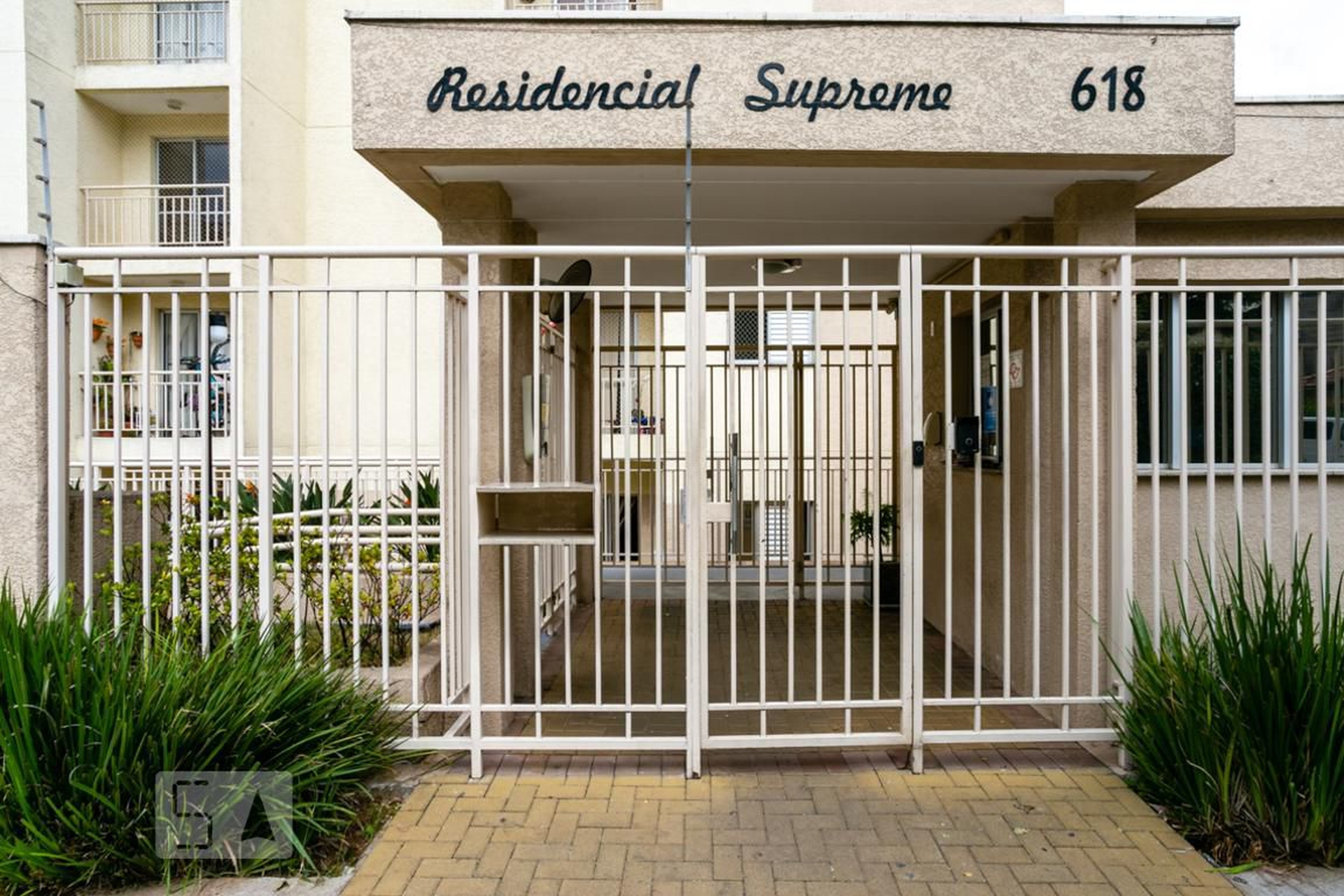 Fachada do Condomínio Condomínio Supreme