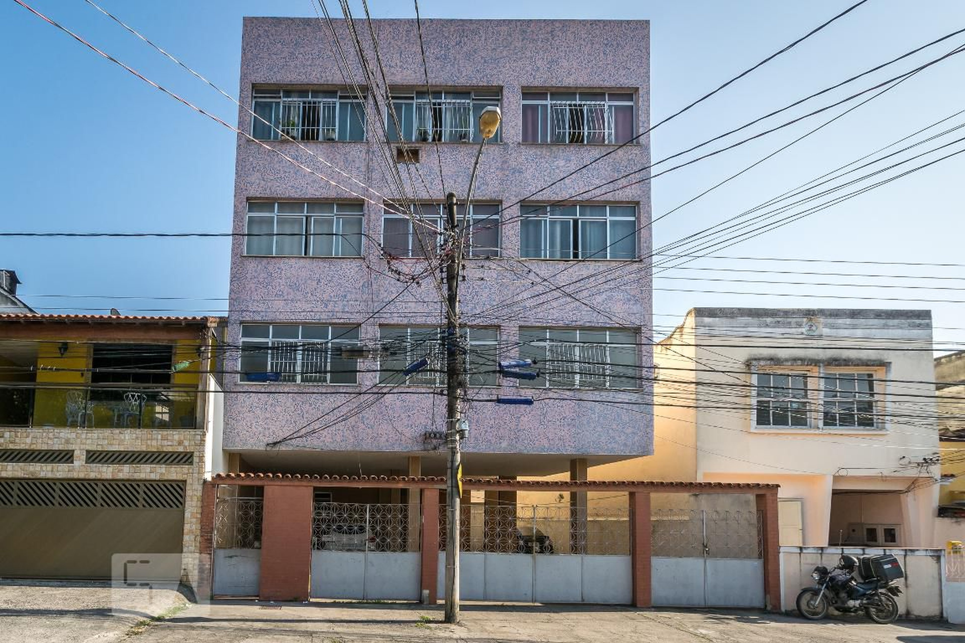 Fachada do prédio Condomínio em Rua Maria do Carmo, 78