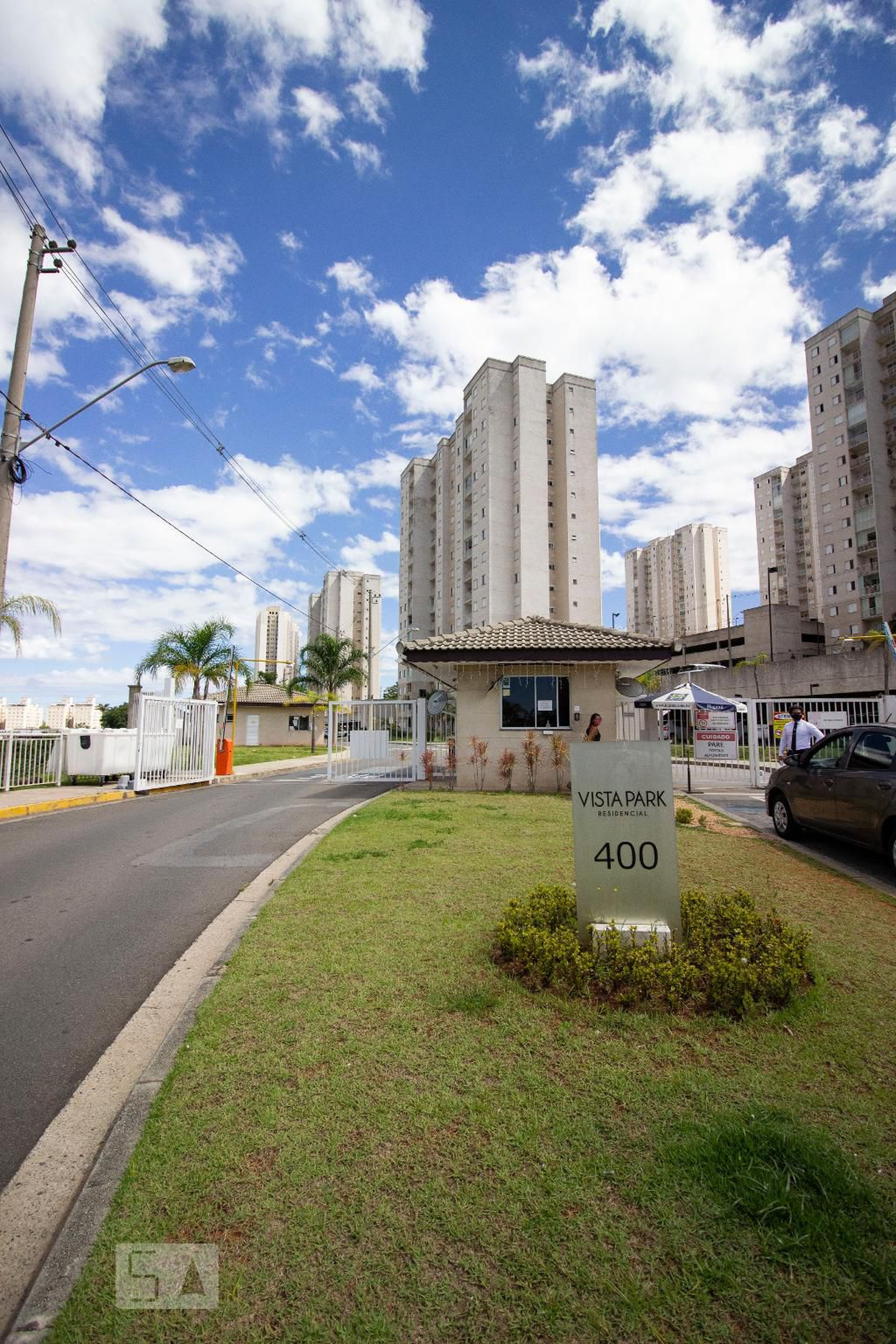 Fachada do Condomínio Condomínio Vista Park