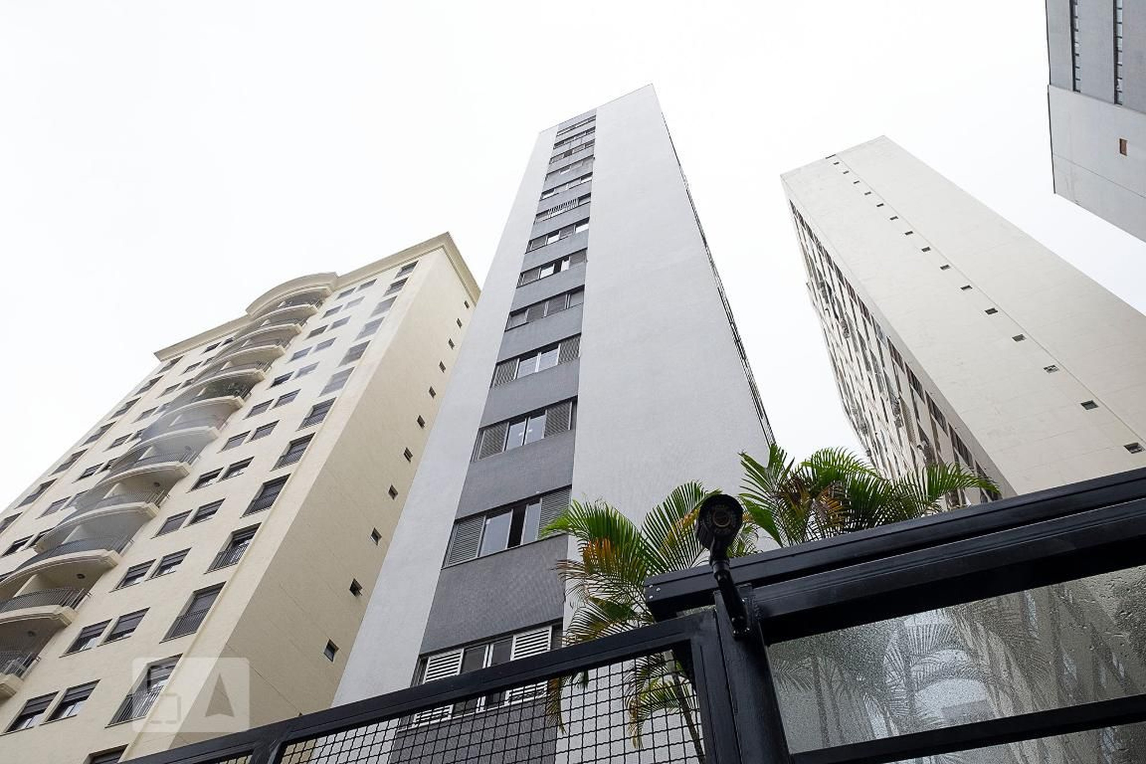 Fachada Condomínio em Alameda Joaquim Eugênio de Lima, 1222