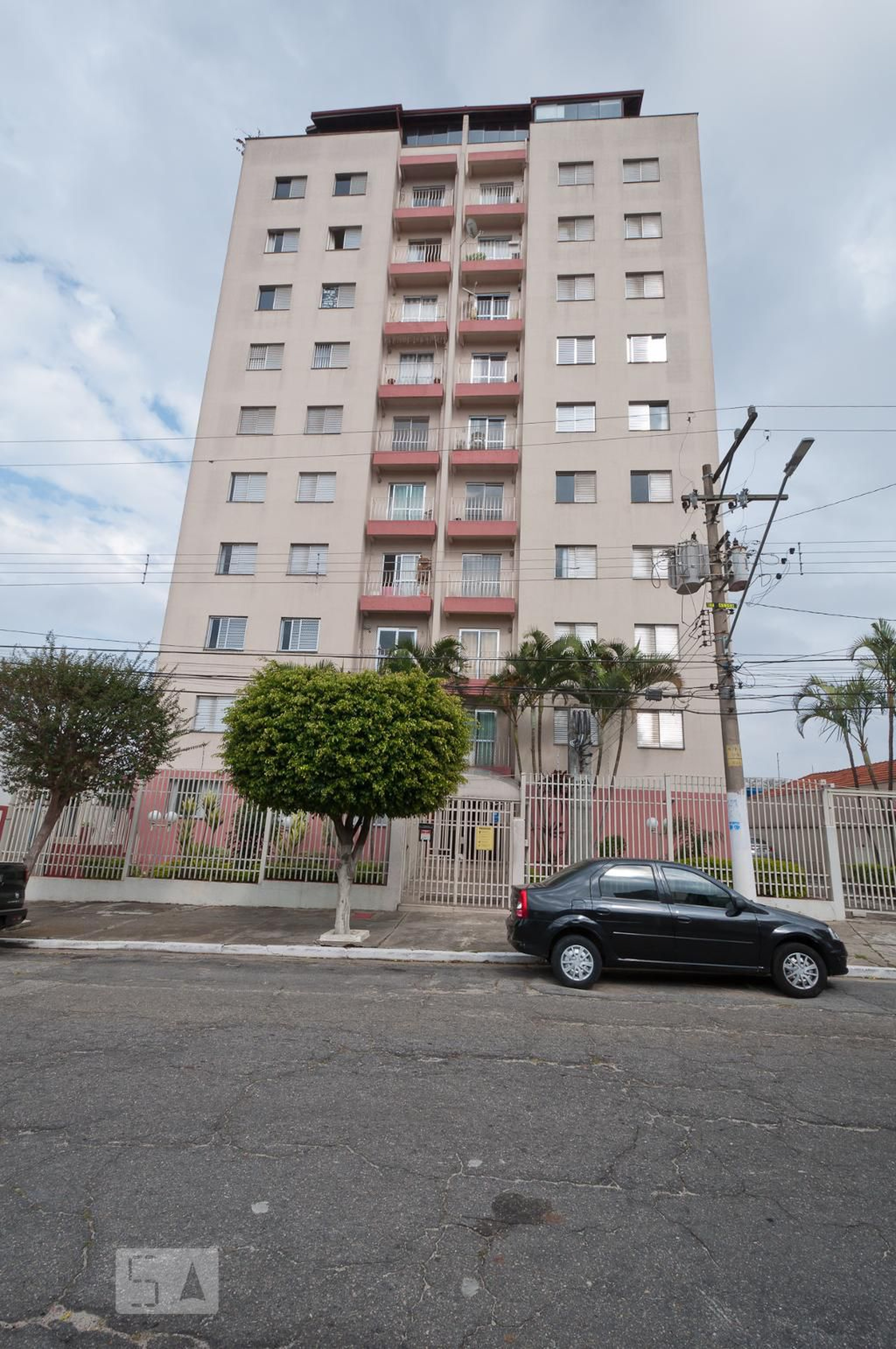 Fachada do Prédio Condomínio em Rua Almeida Brandão, 438