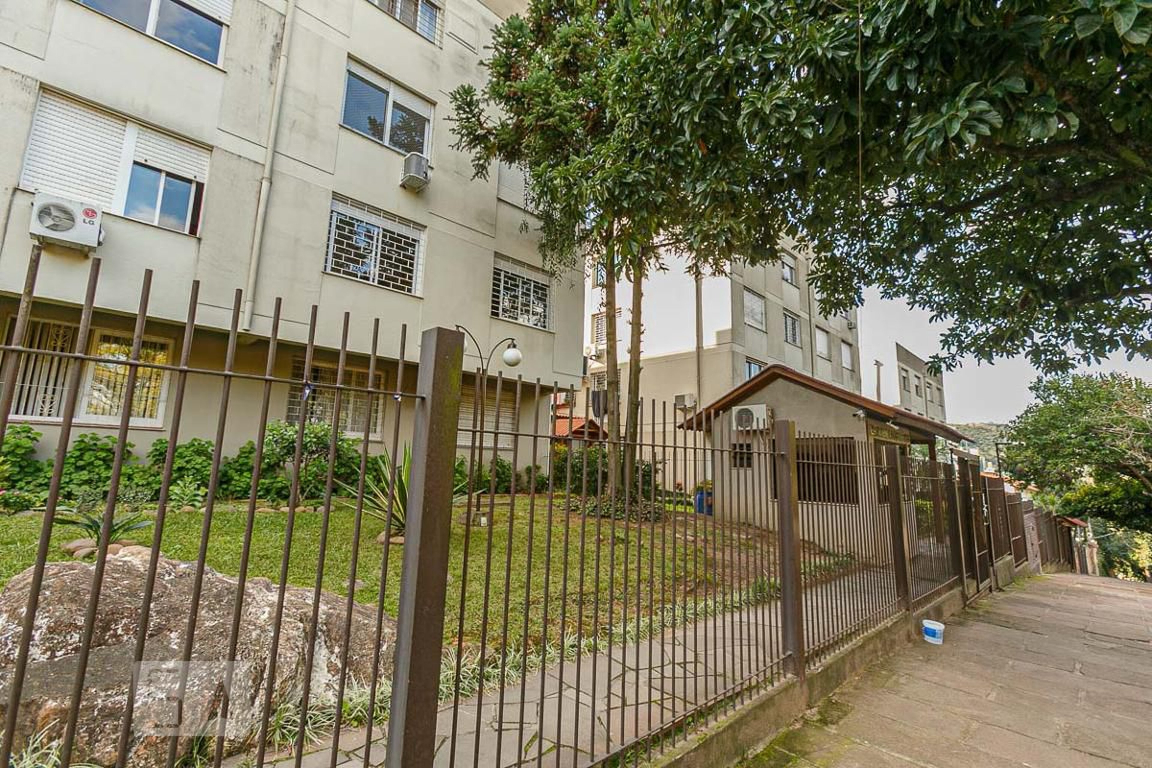 Fachada Condomínio em Rua Doutor Pereira Neto, 2220