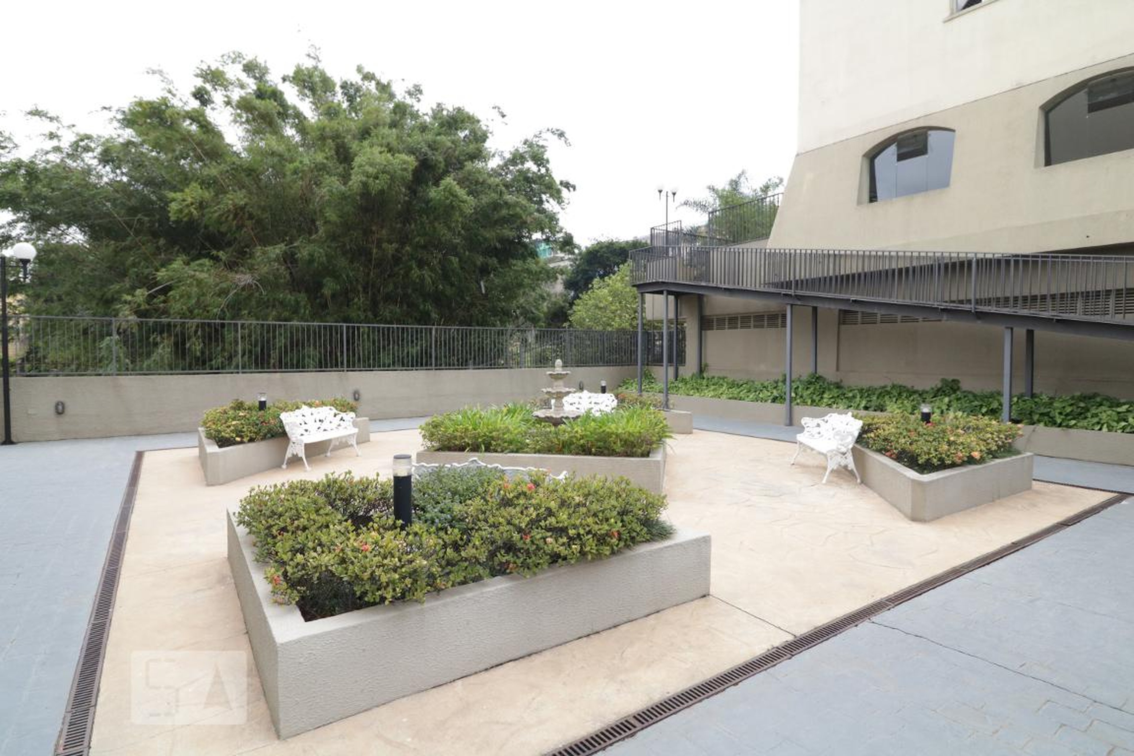 Area comum - Jardins do Louvre