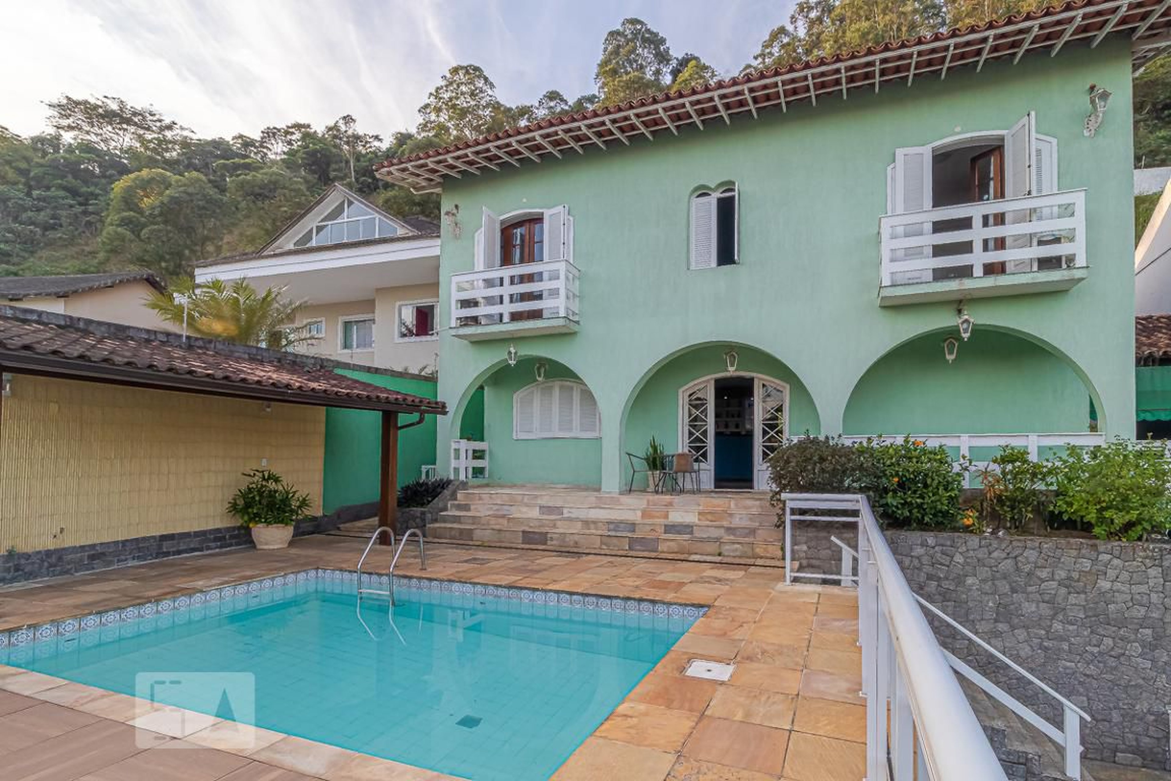 Fachada Condomínio em Rua Gama Malcher, 343