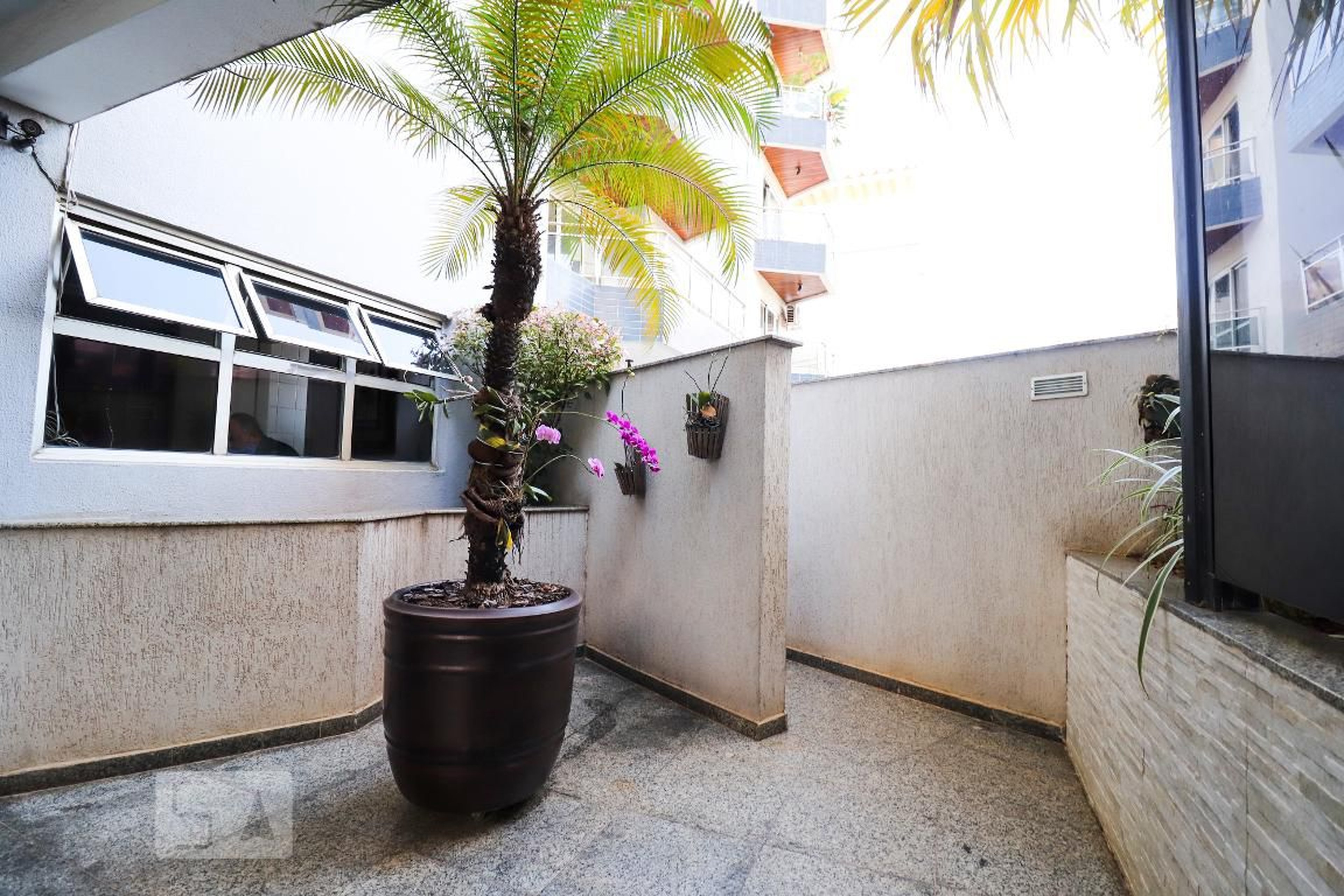 Hall de Entrada - Art 2 Bernardo Elís