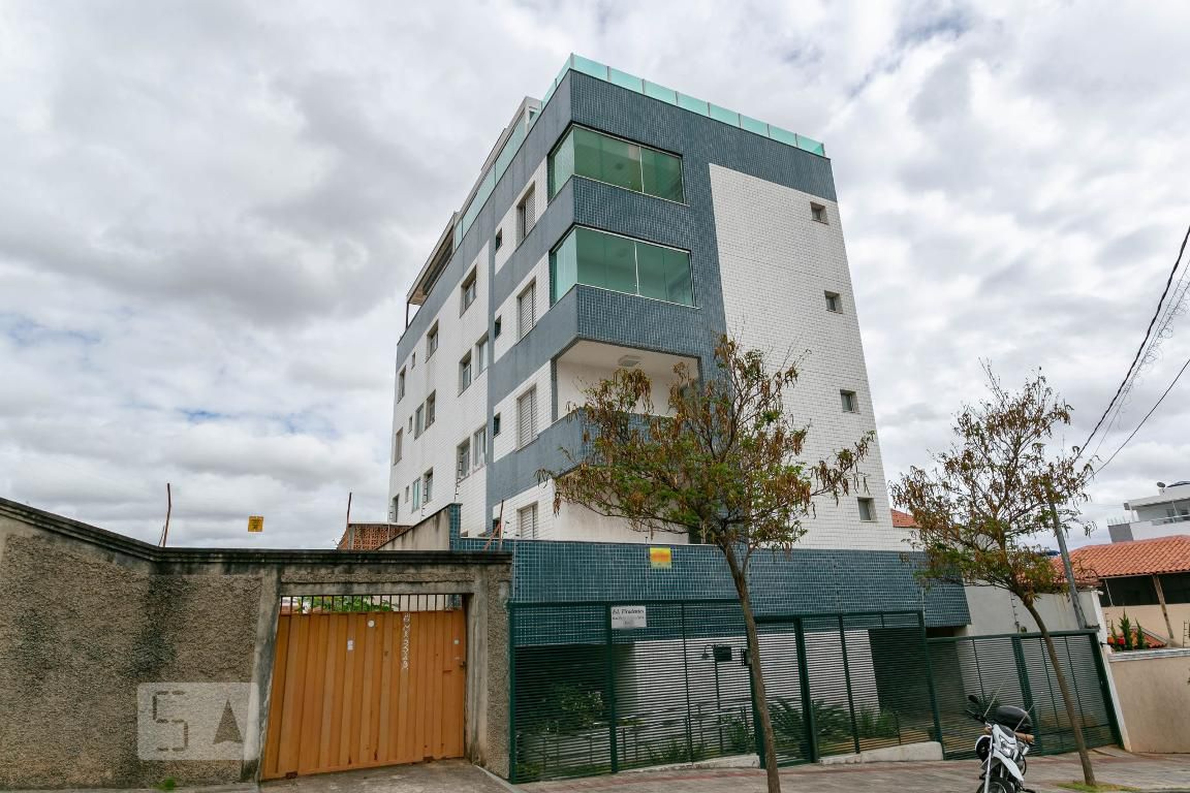 Fachada Residêncial Tiradentes